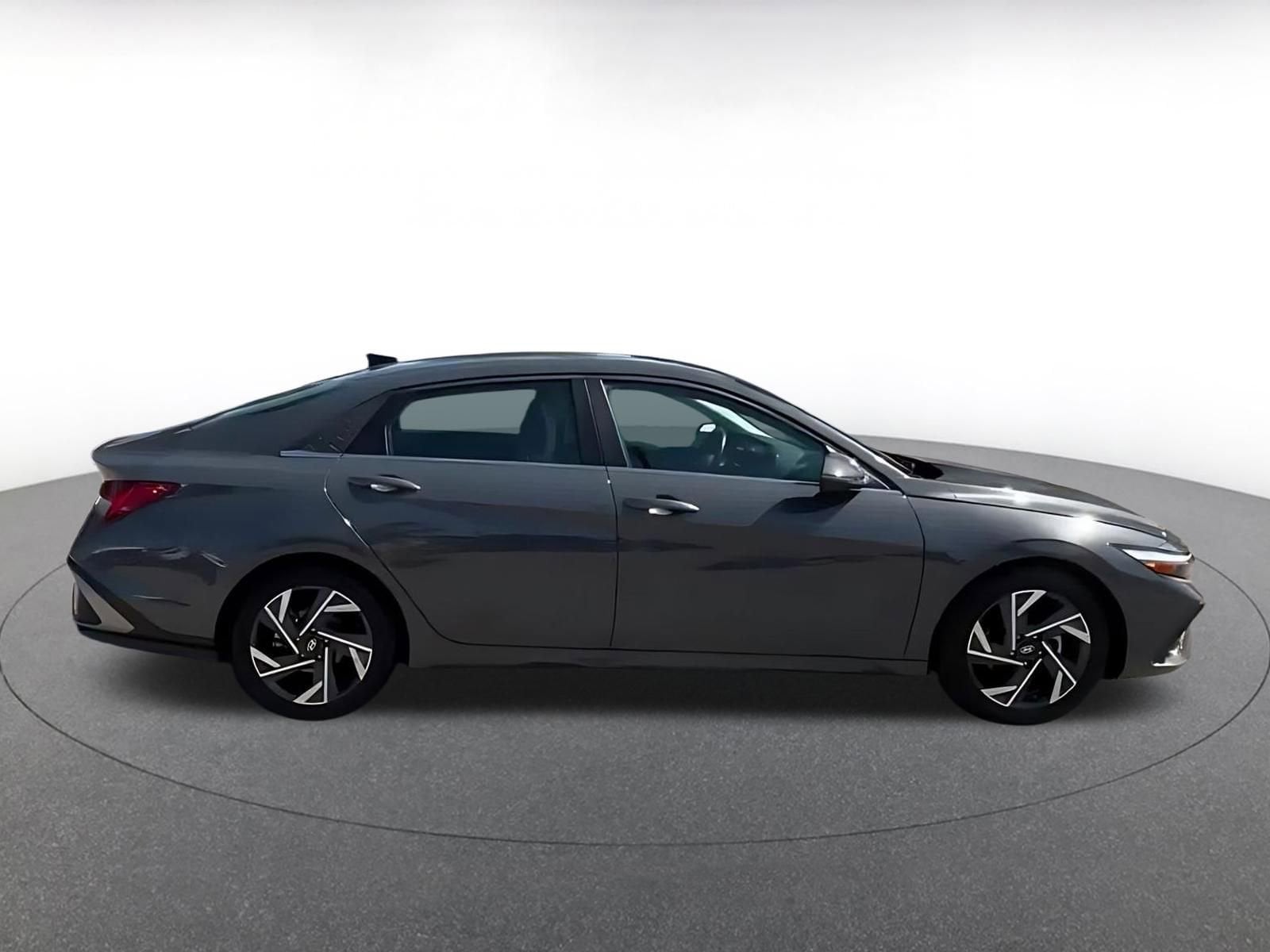Thumbnail: 2025 Hyundai Elantra - 16