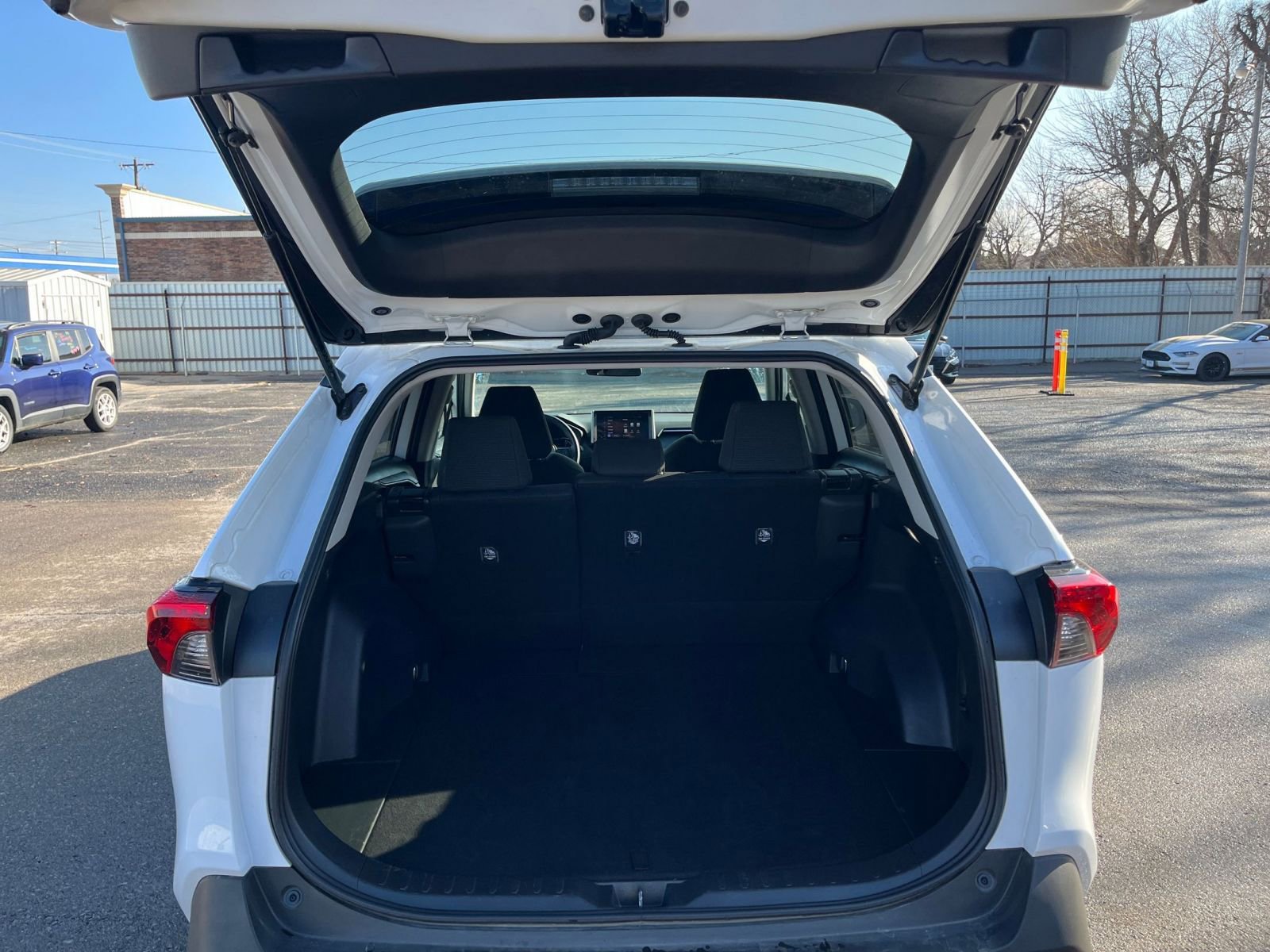 Thumbnail: 2025 Toyota RAV4 - 30