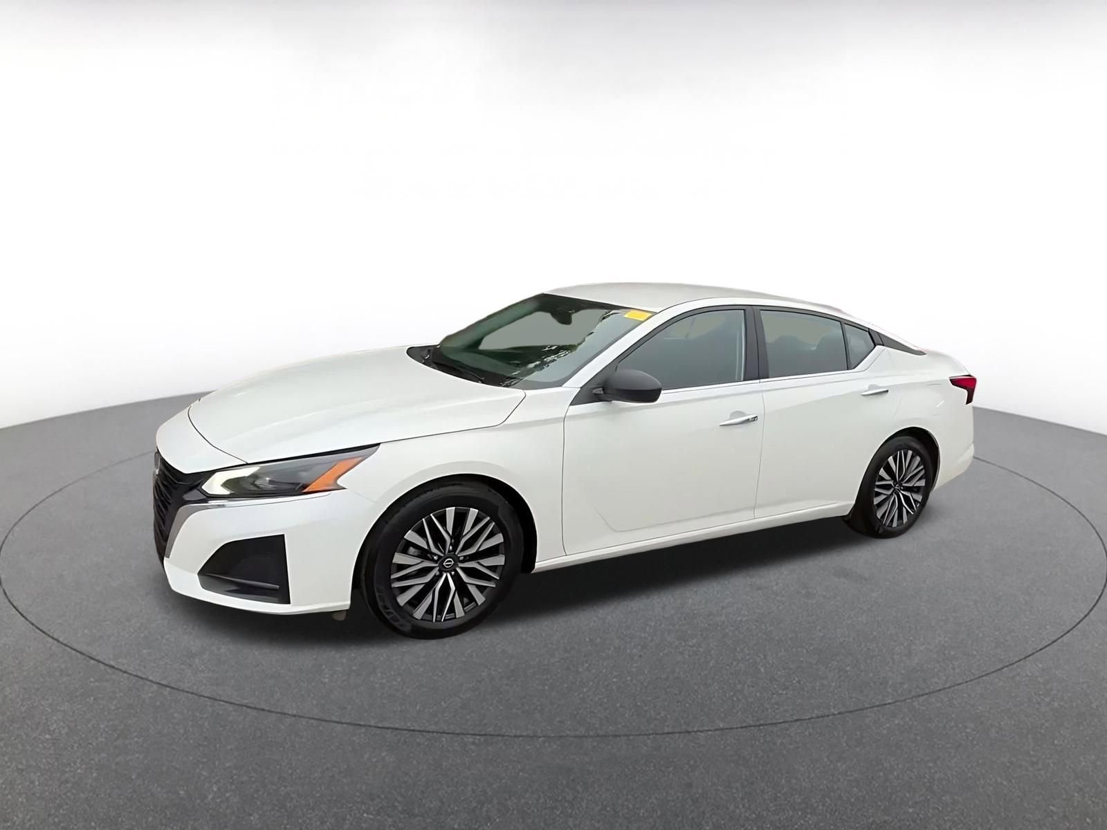 Thumbnail: 2025 Nissan Altima - 8