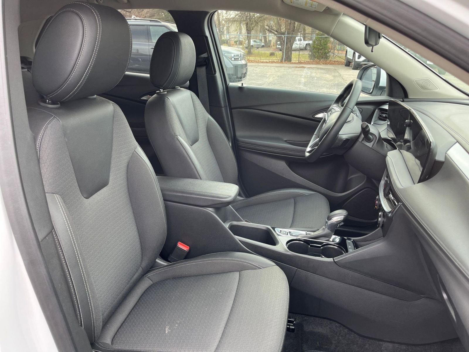 Thumbnail: 2025 Buick Encore GX - 35