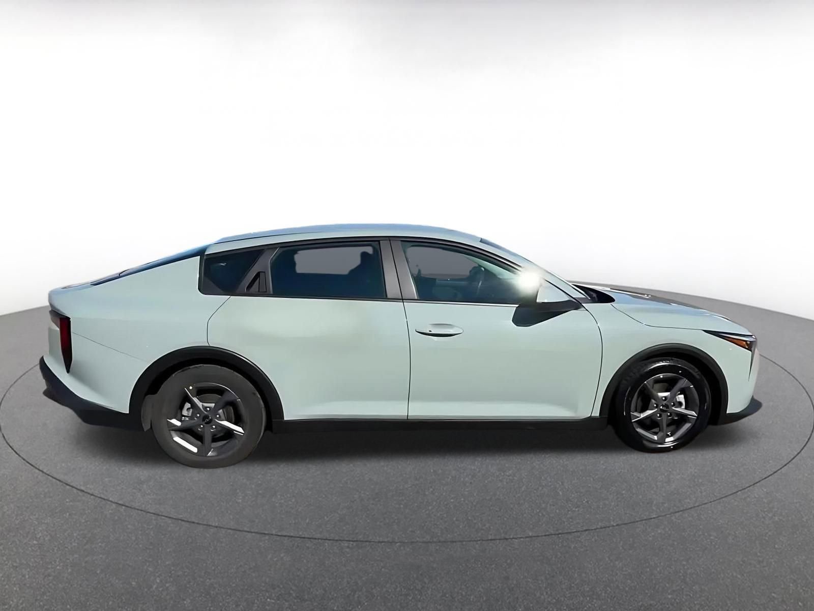 Thumbnail: 2025 Kia K4 - 16