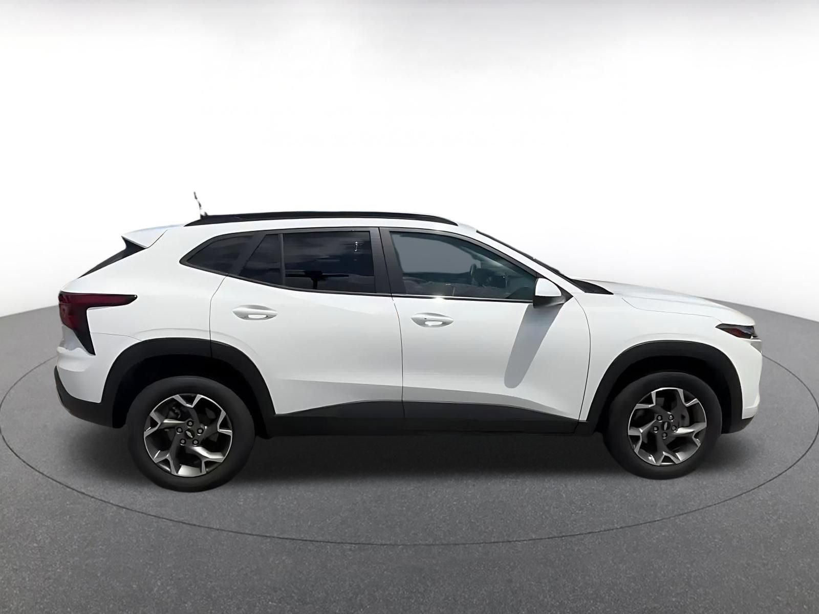 Thumbnail: 2025 Chevrolet Trax - 15