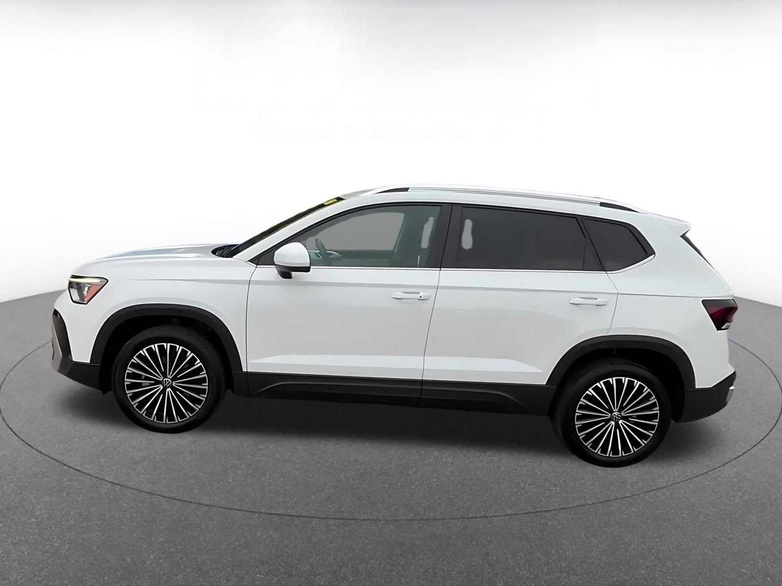 Thumbnail: 2025 Volkswagen Taos - 9