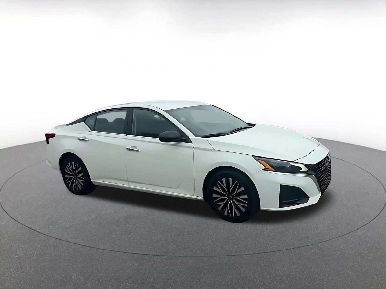 Thumbnail: 2025 Nissan Altima - 2