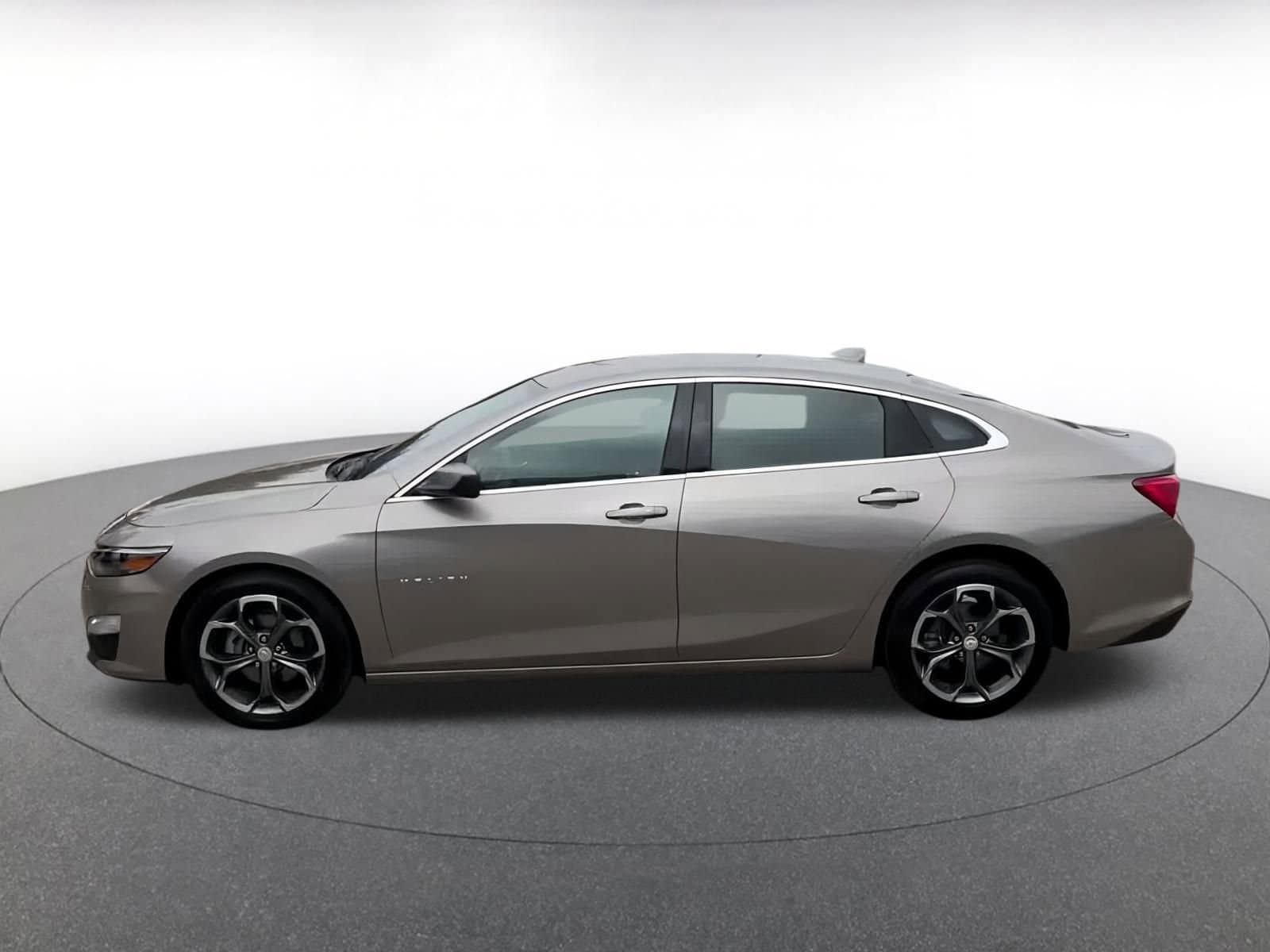 Thumbnail: 2024 Chevrolet Malibu - 9