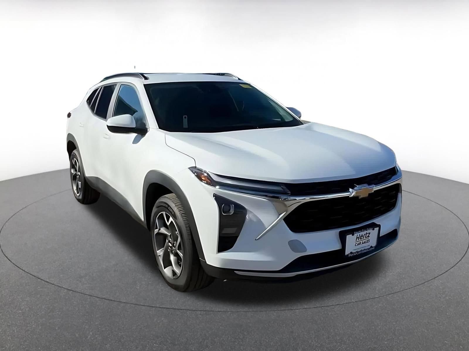 Thumbnail: 2025 Chevrolet Trax - 3