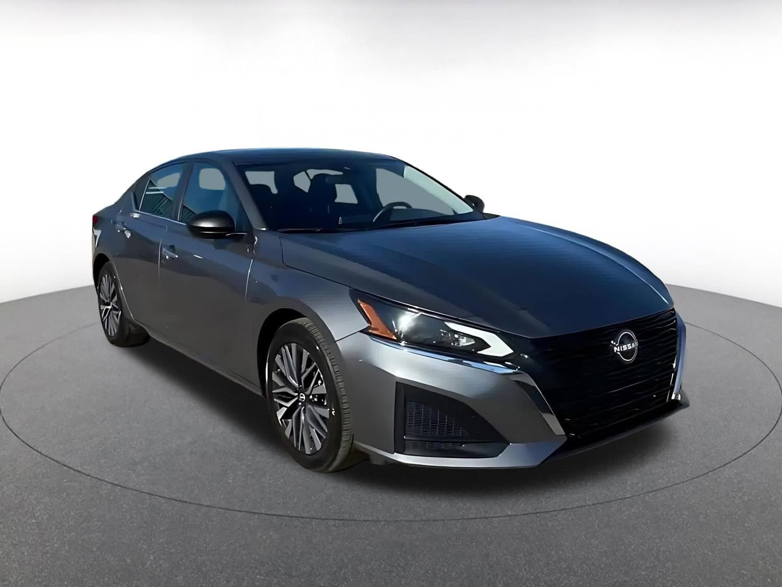 Thumbnail: 2025 Nissan Altima - 3