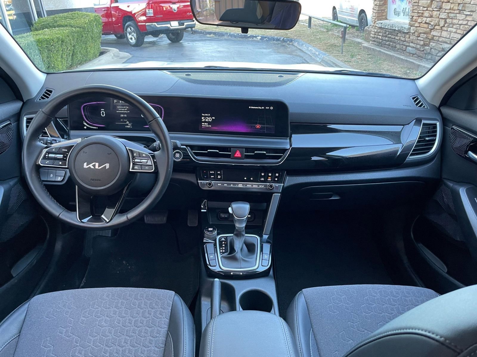 Thumbnail: 2025 Kia Seltos - 32