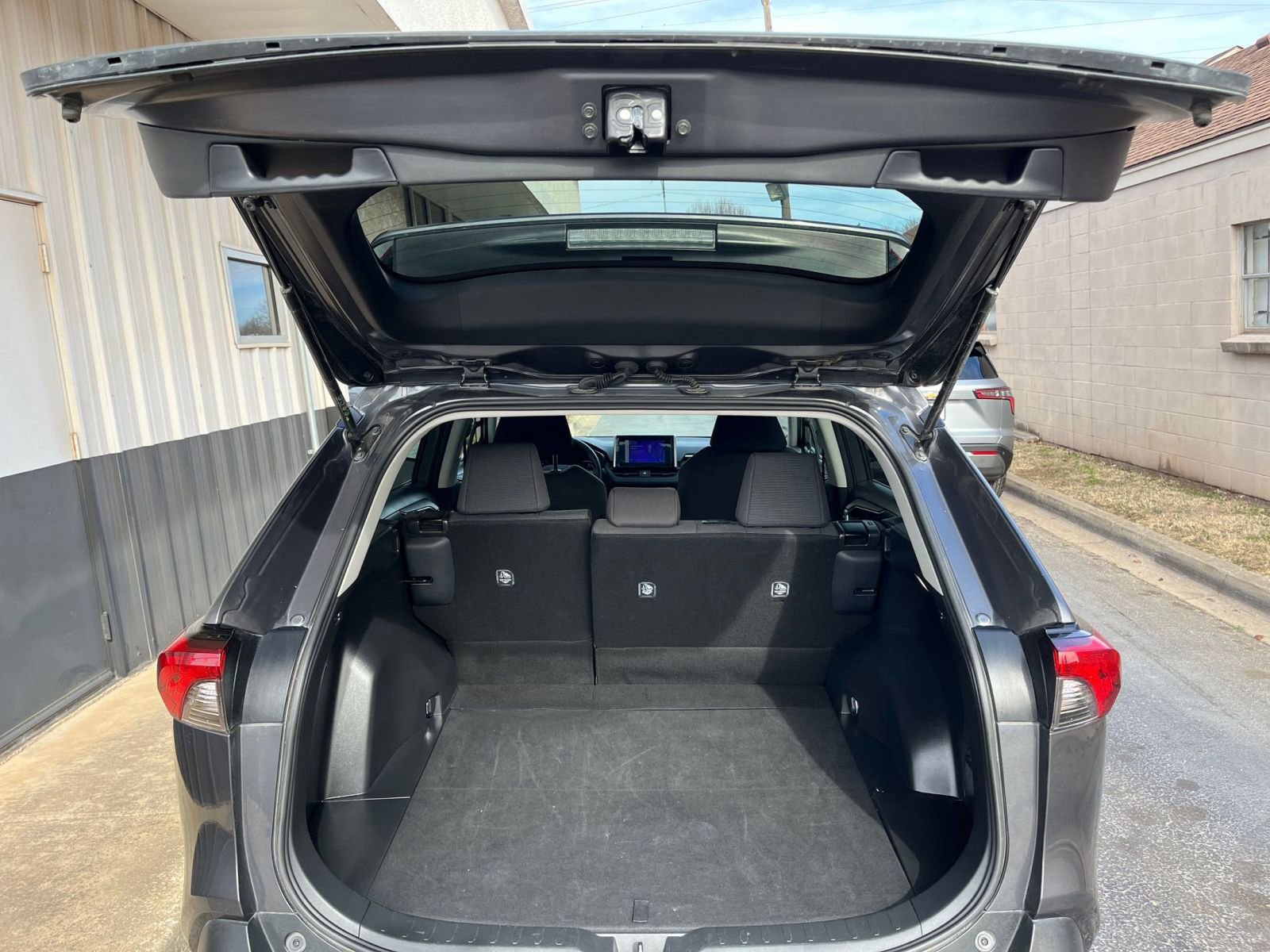 Thumbnail: 2025 Toyota RAV4 - 30