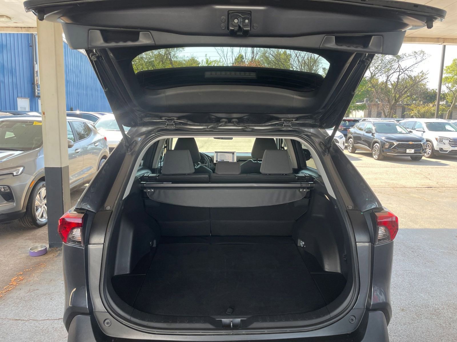 Thumbnail: 2025 Toyota RAV4 - 31