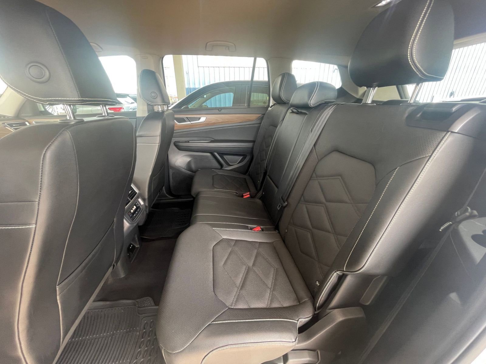 Thumbnail: 2024 Volkswagen Atlas - 25