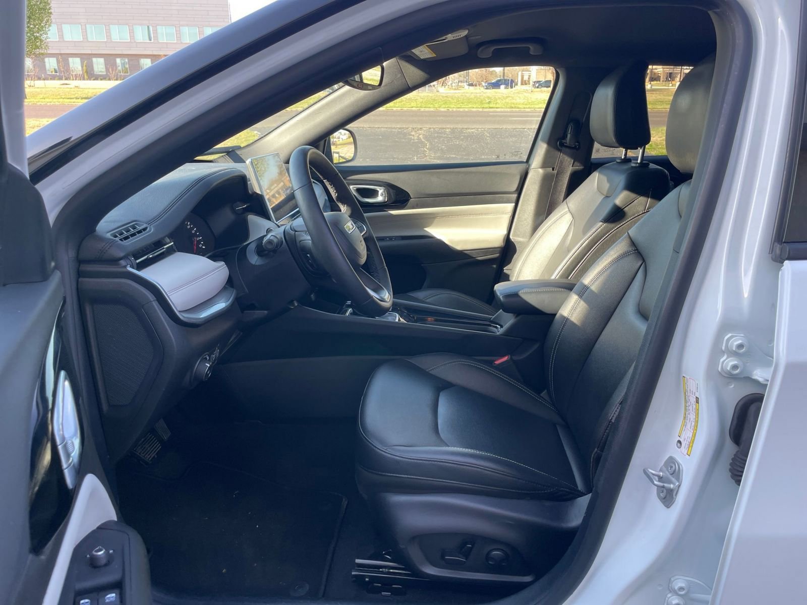 Thumbnail: 2025 Jeep Compass - 28