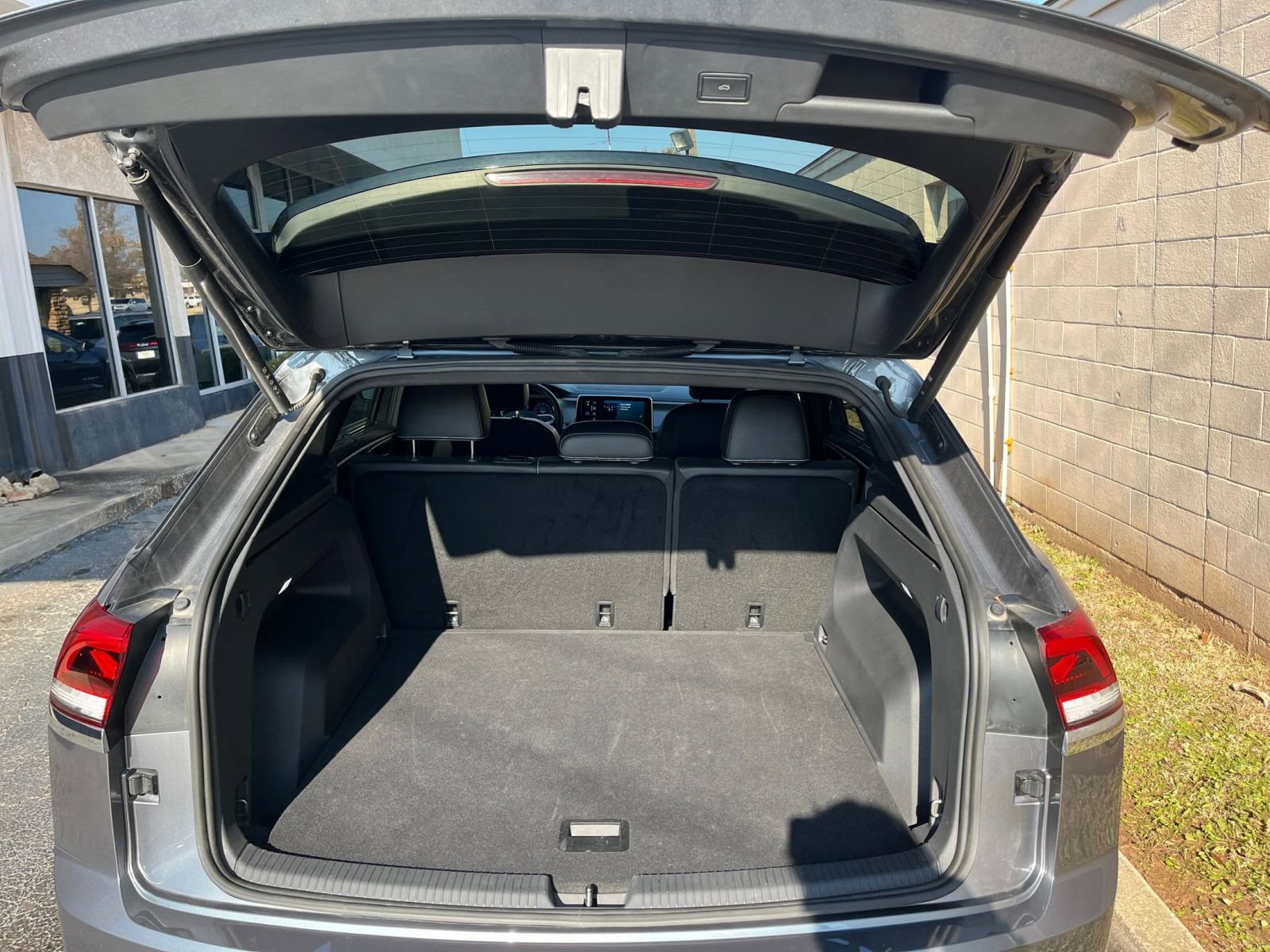 Thumbnail: 2025 Volkswagen Atlas - 31