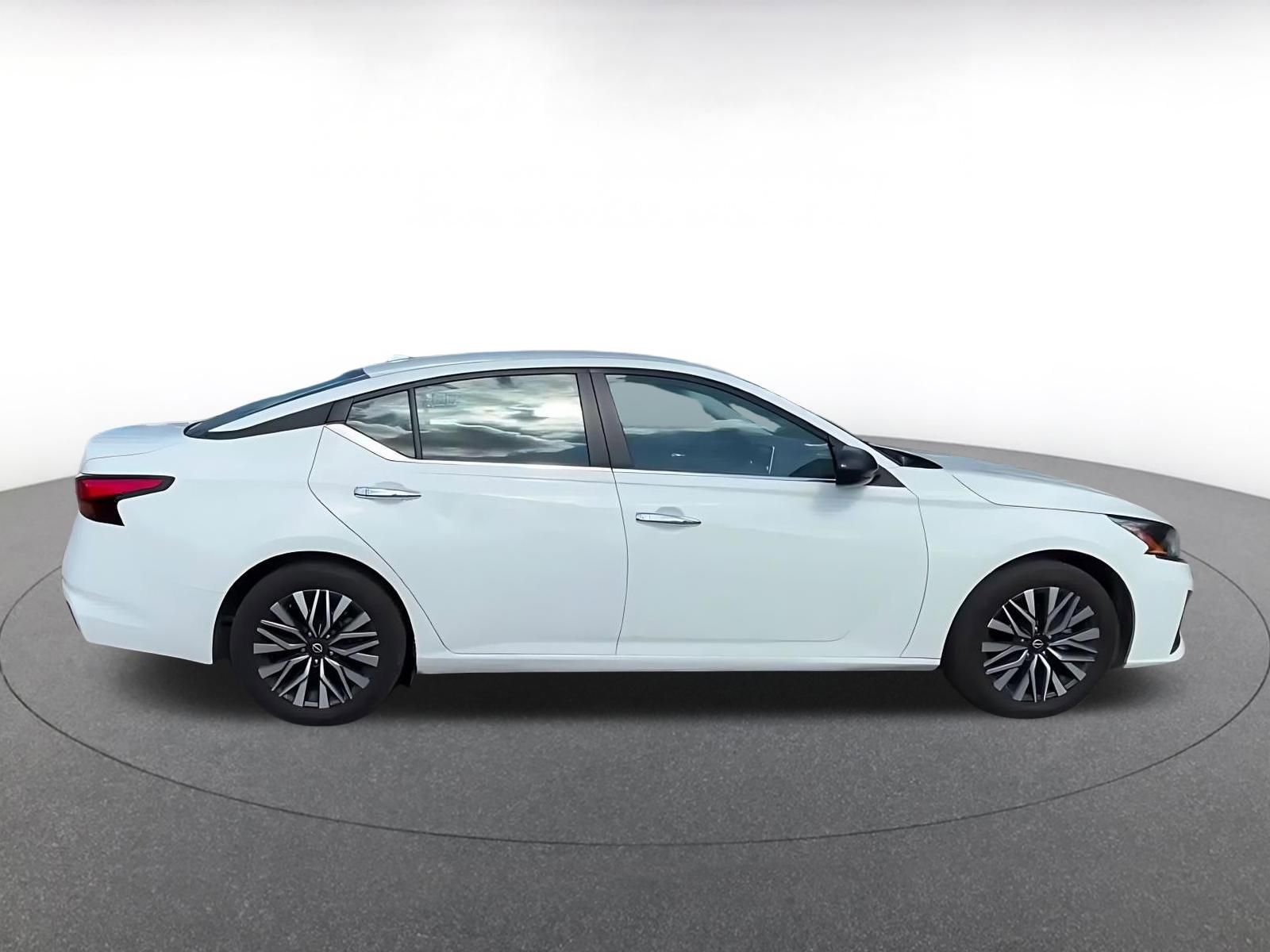 Thumbnail: 2025 Nissan Altima - 16