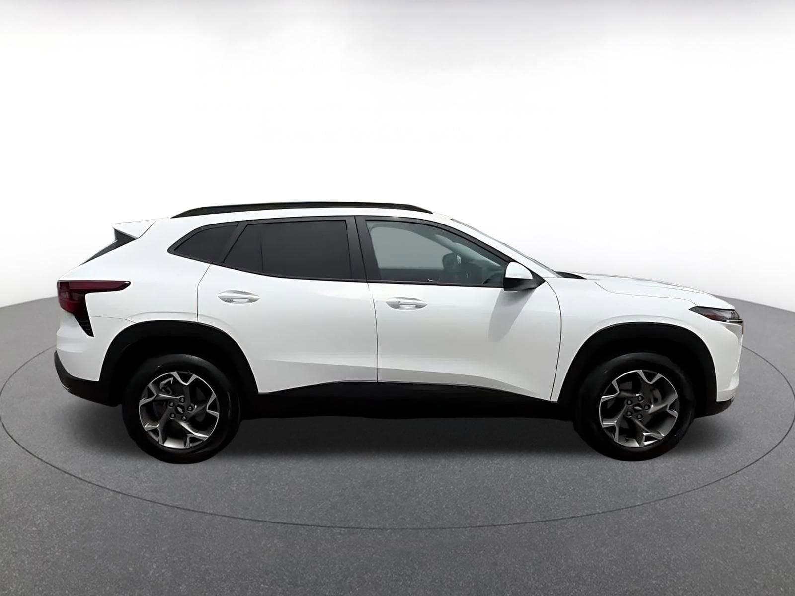 Thumbnail: 2025 Chevrolet Trax - 16