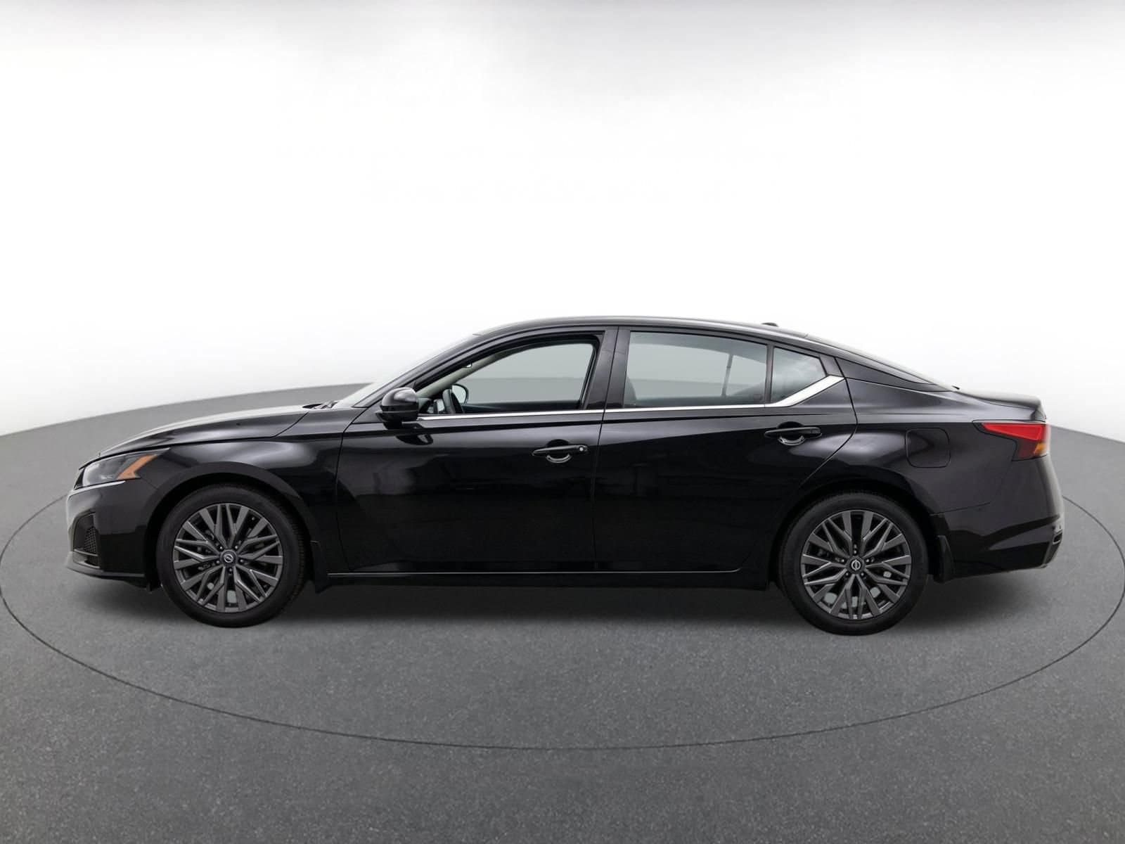 Thumbnail: 2025 Nissan Altima - 4