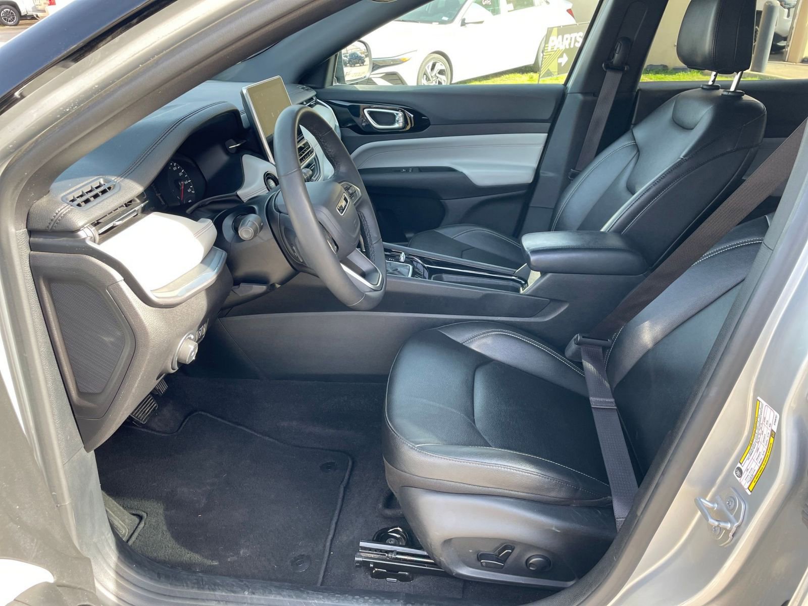 Thumbnail: 2025 Jeep Compass - 29