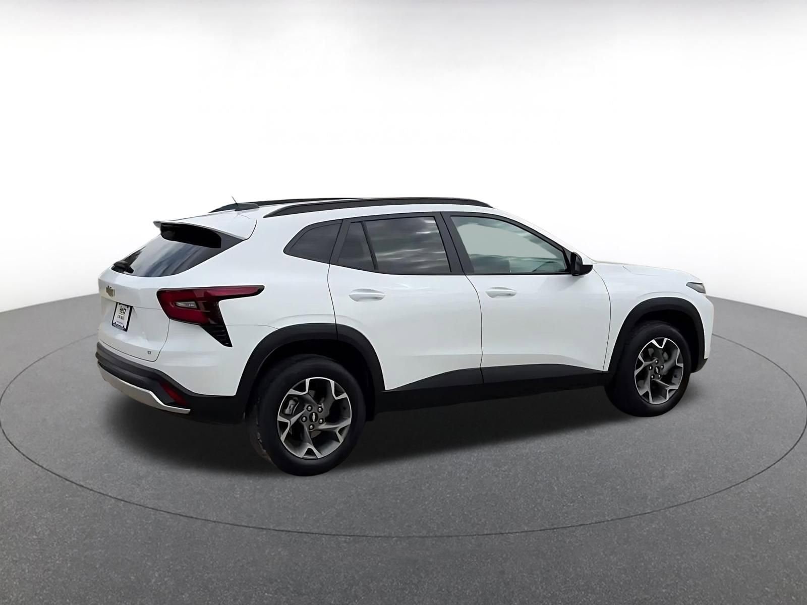 Thumbnail: 2025 Chevrolet Trax - 15