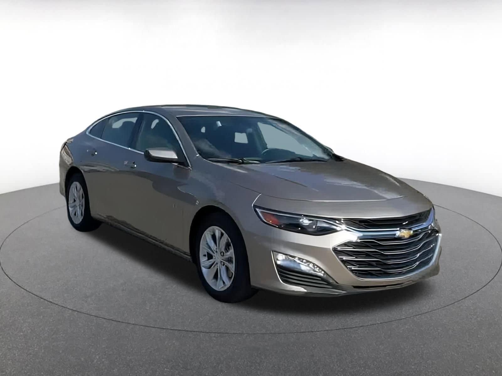 Thumbnail: 2024 Chevrolet Malibu - 3