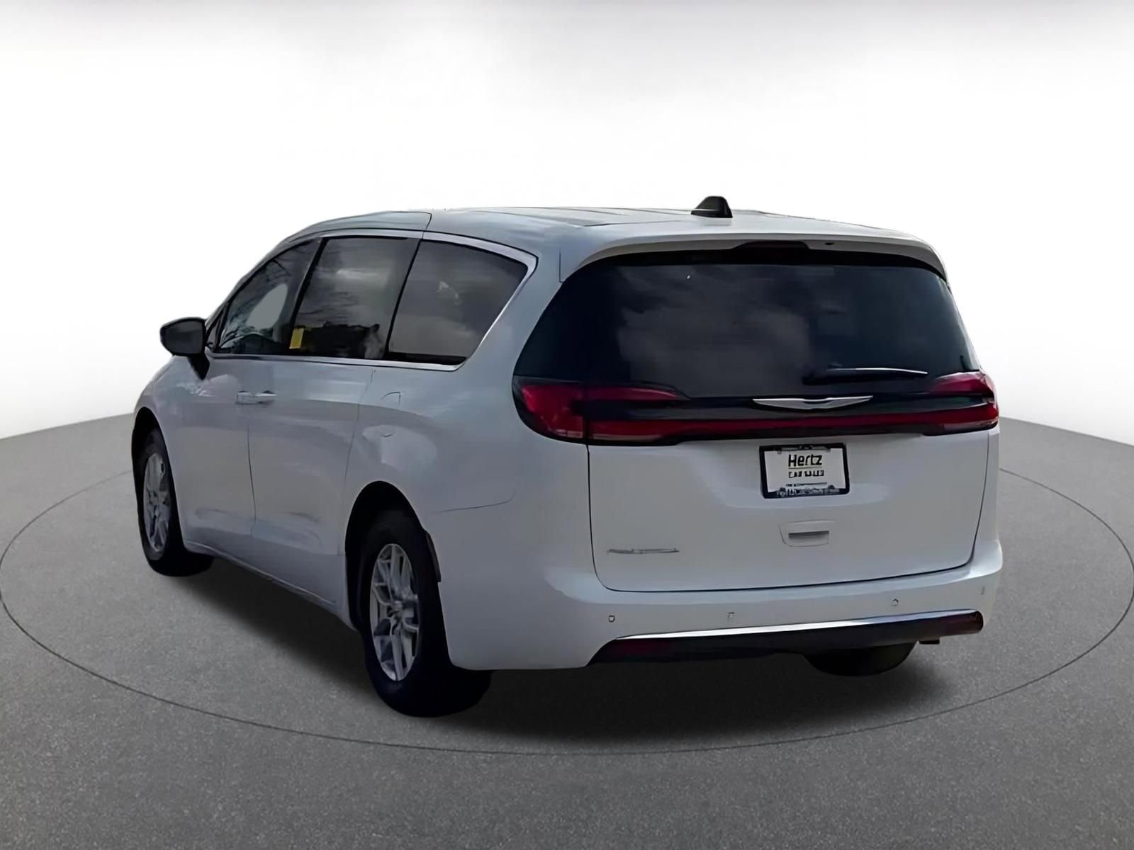 Thumbnail: 2025 Chrysler Pacifica - 11