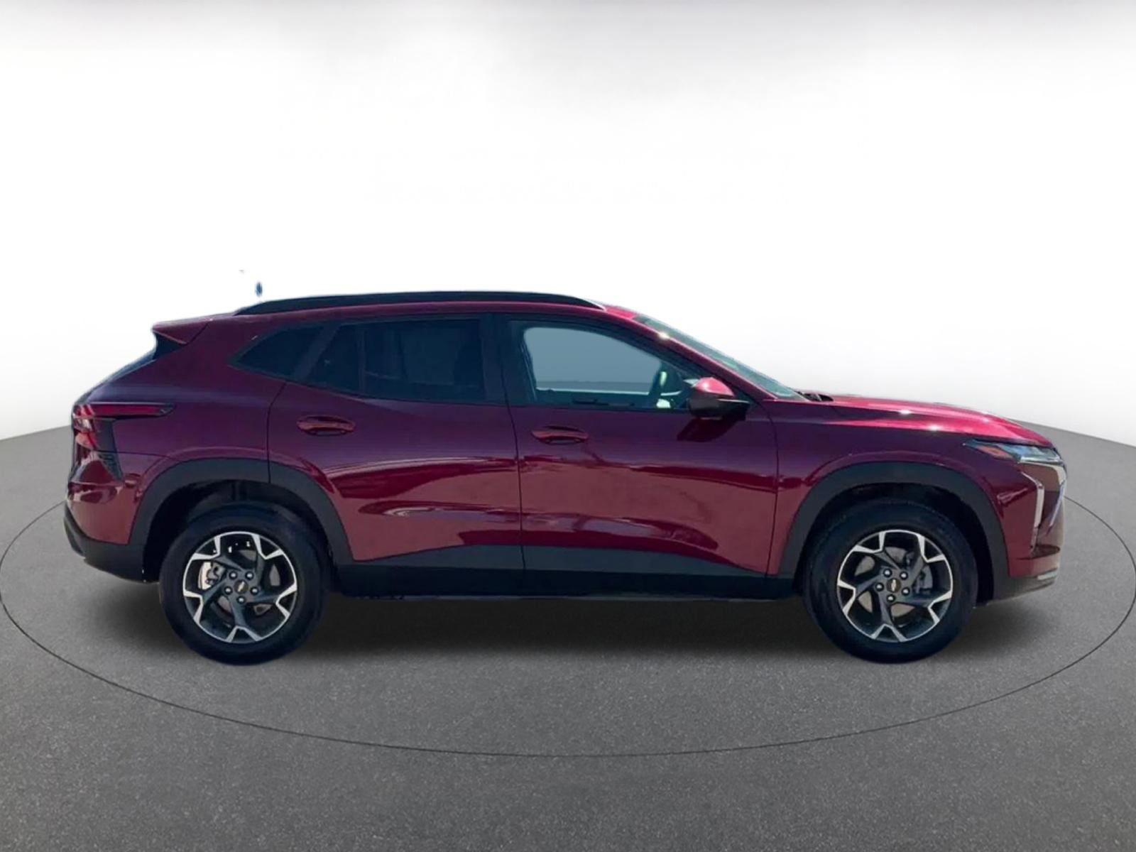 Thumbnail: 2025 Chevrolet Trax - 16