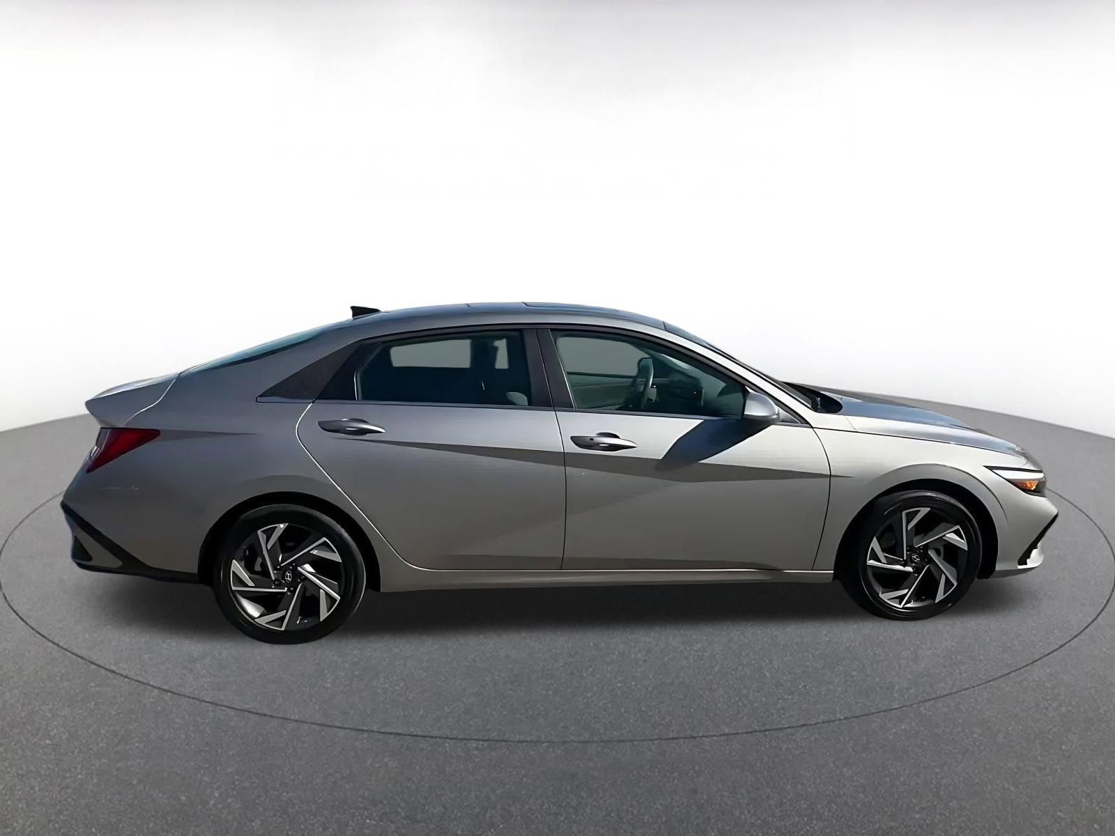 Thumbnail: 2025 Hyundai Elantra - 16