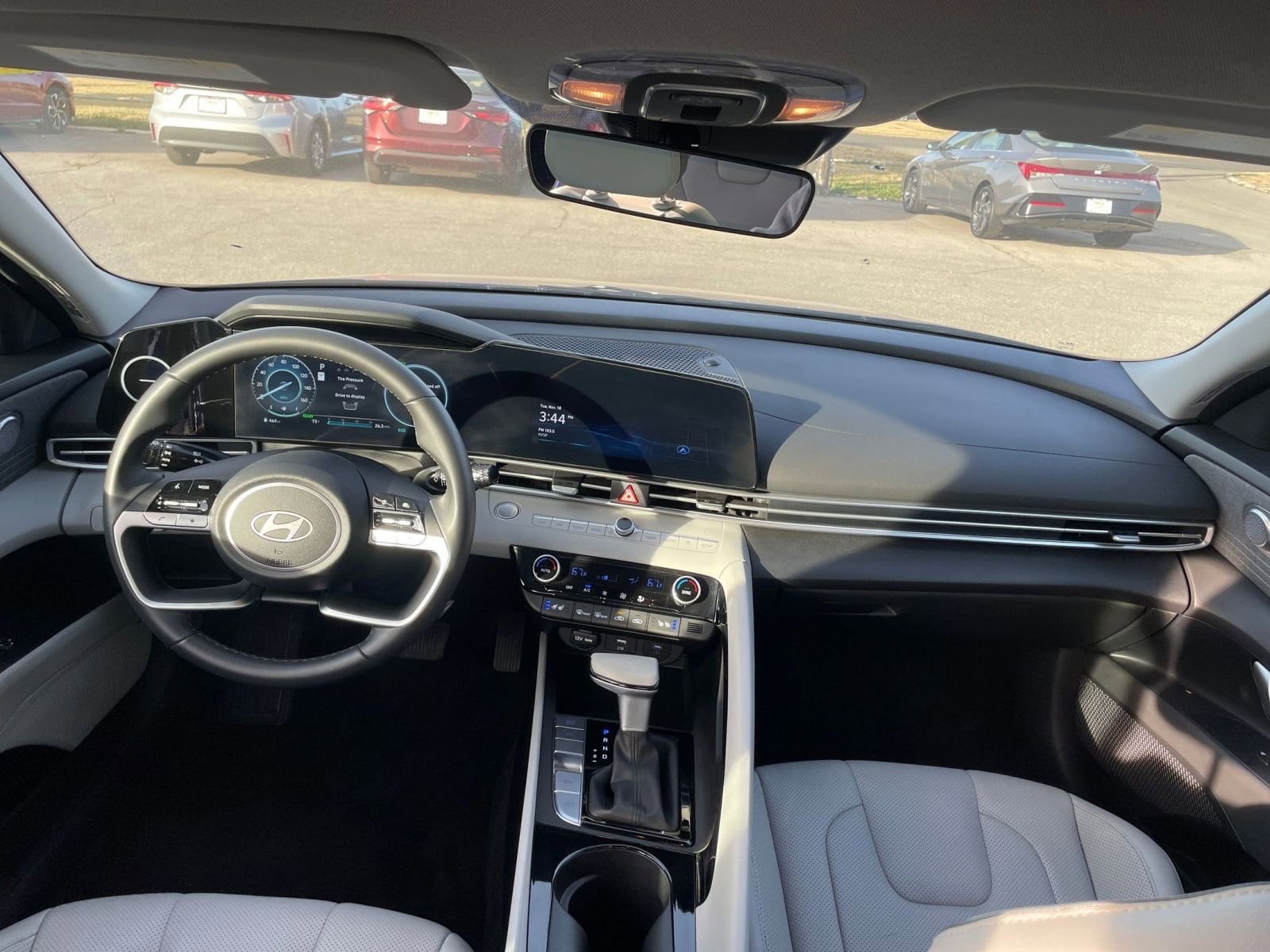 Thumbnail: 2025 Hyundai Elantra - 33