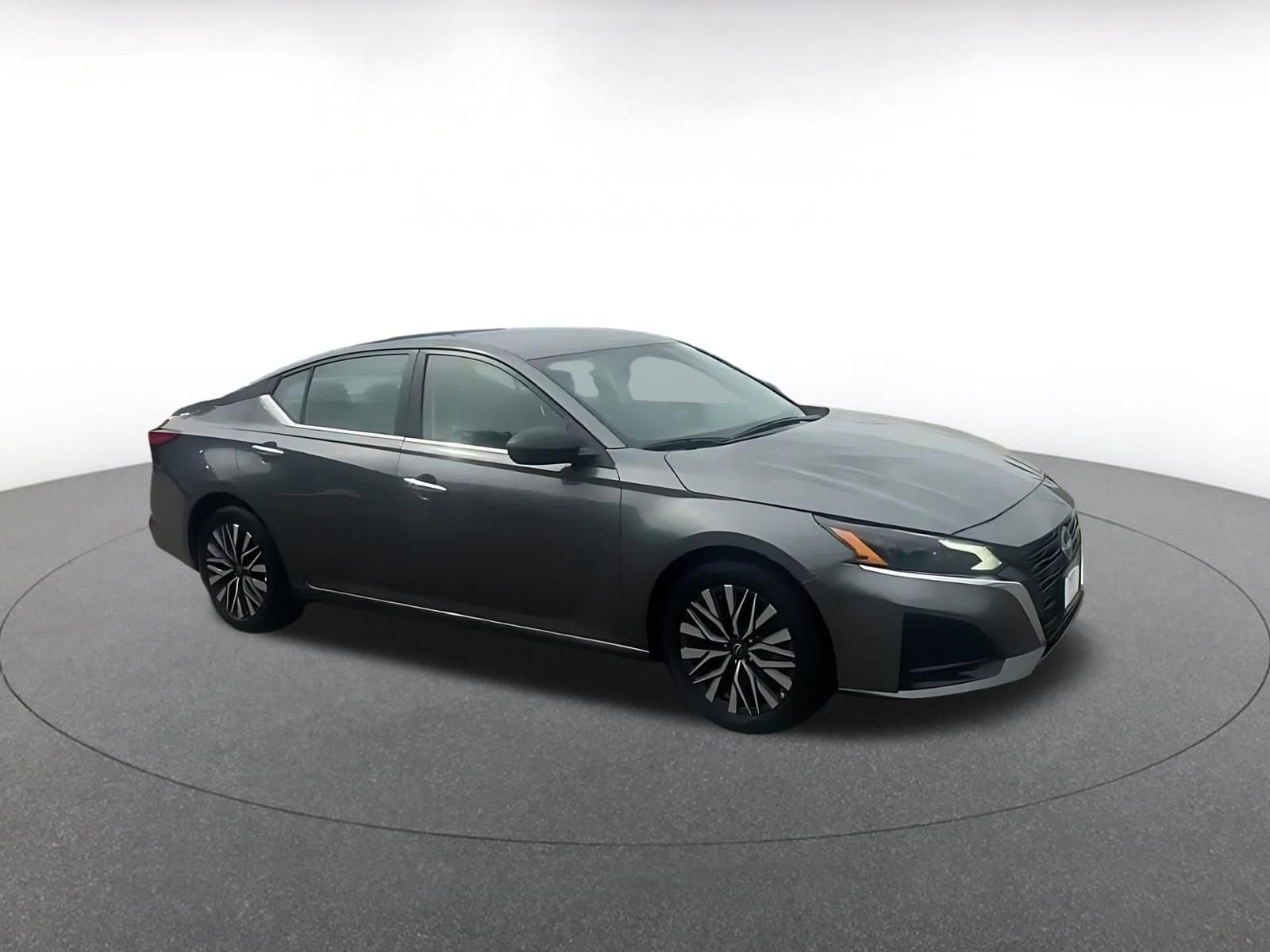 Thumbnail: 2025 Nissan Altima - 2