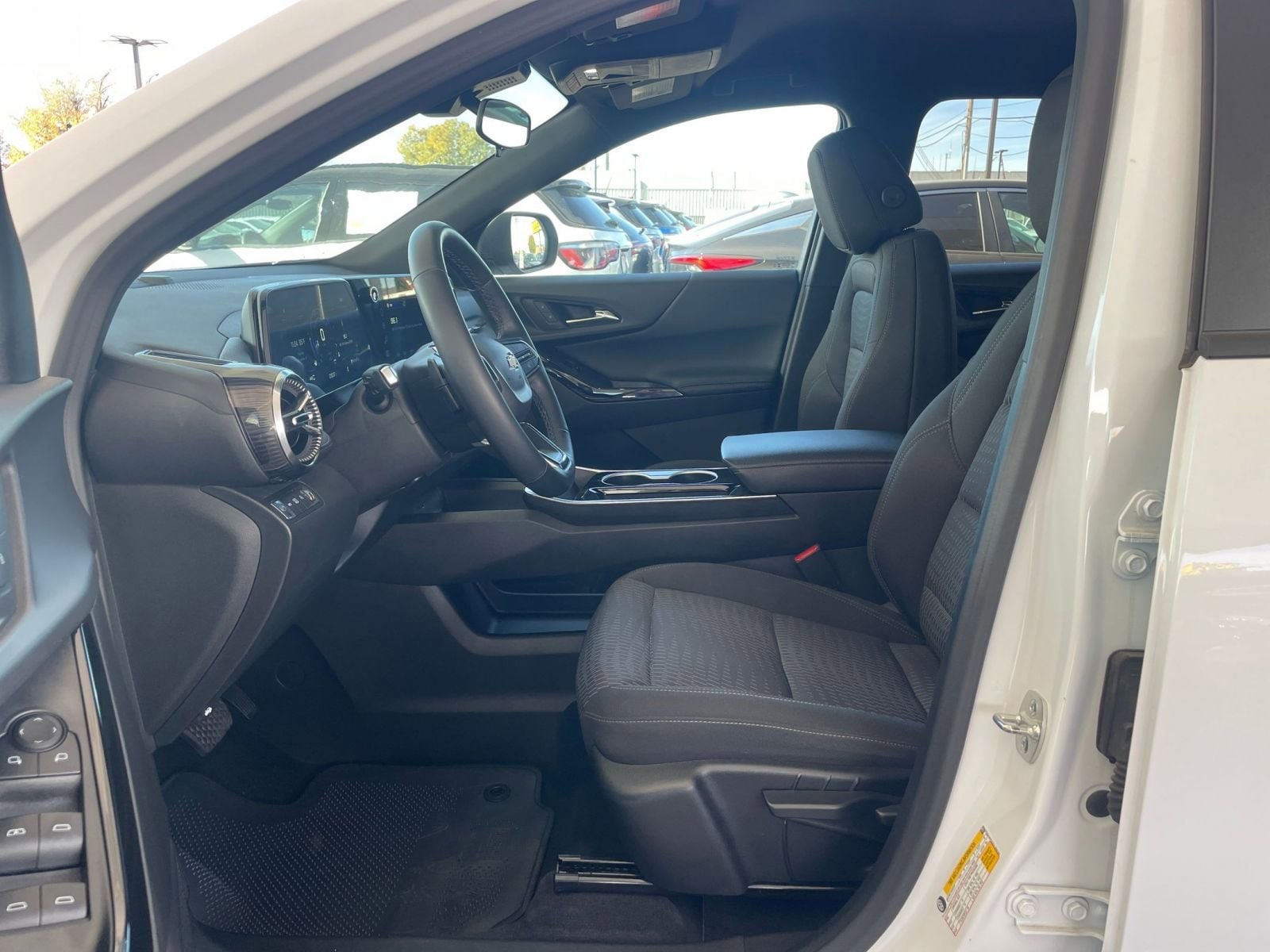 Thumbnail: 2025 Chevrolet Equinox - 25