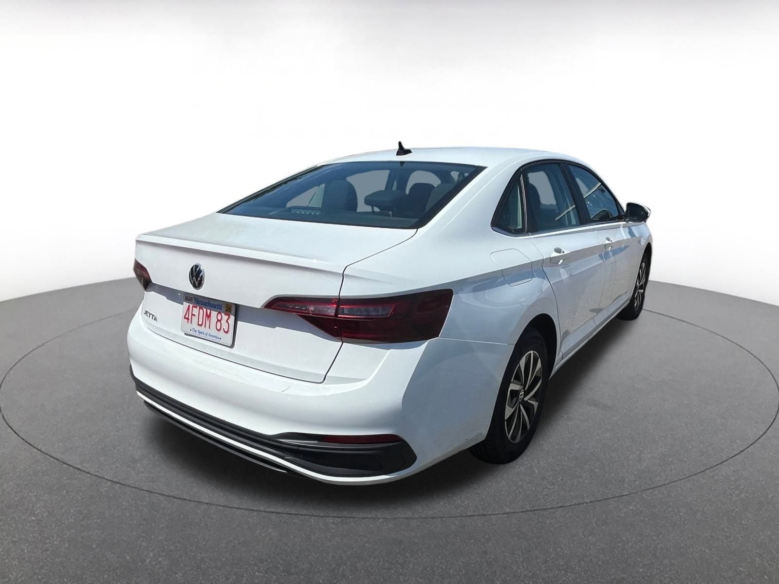 Thumbnail: 2024 Volkswagen Jetta - 4