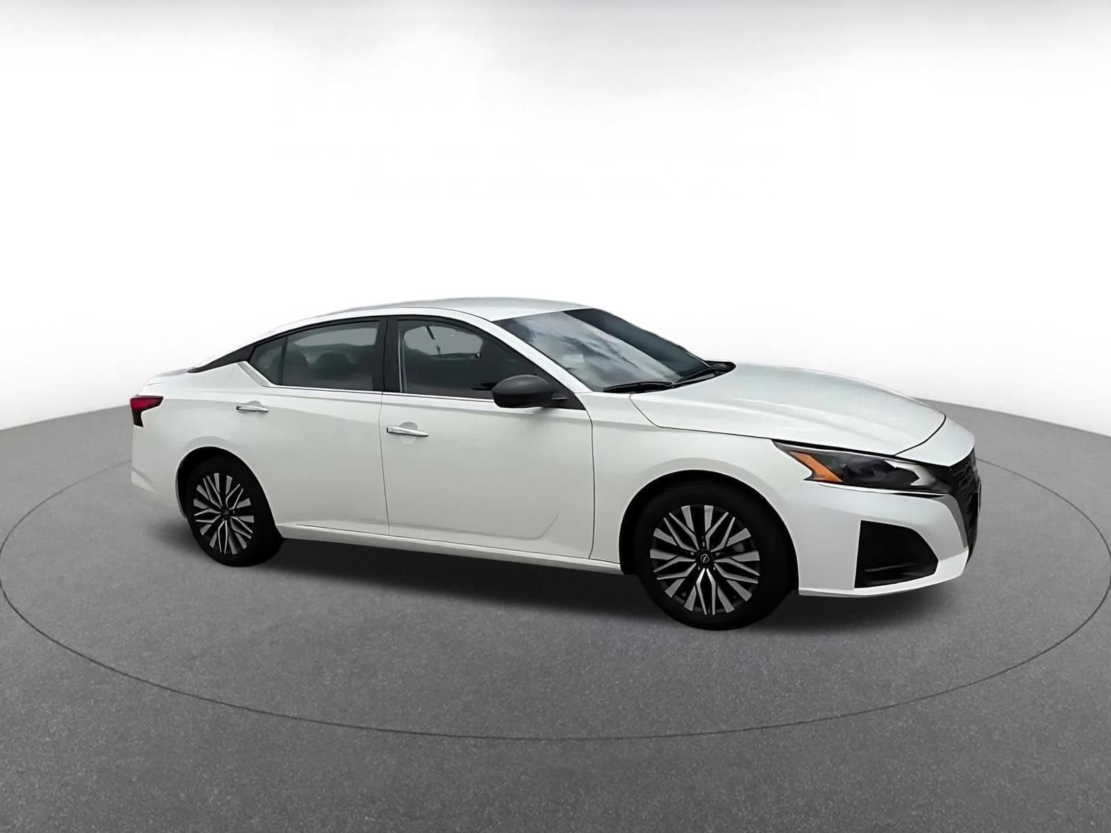 Thumbnail: 2025 Nissan Altima - 2