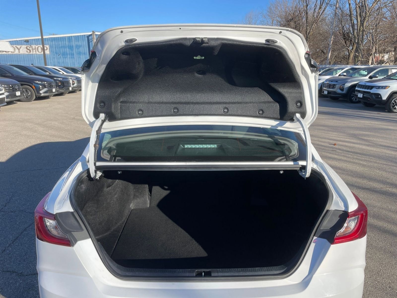 Thumbnail: 2025 Toyota Camry - 31