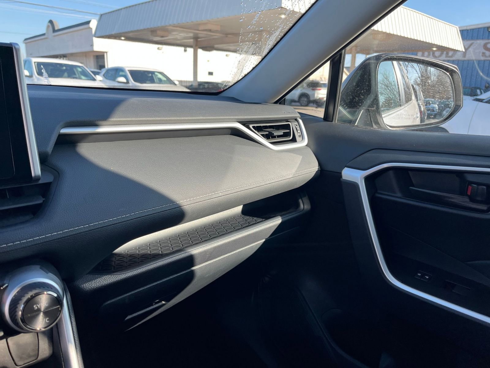 Thumbnail: 2025 Toyota RAV4 - 34