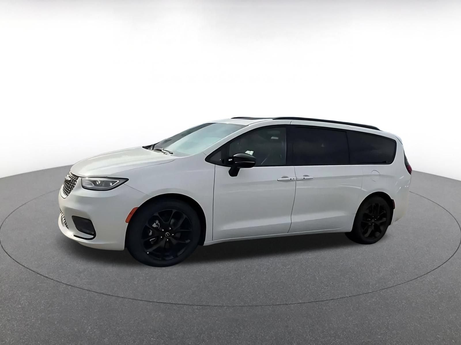 Thumbnail: 2025 Chrysler Pacifica - 7