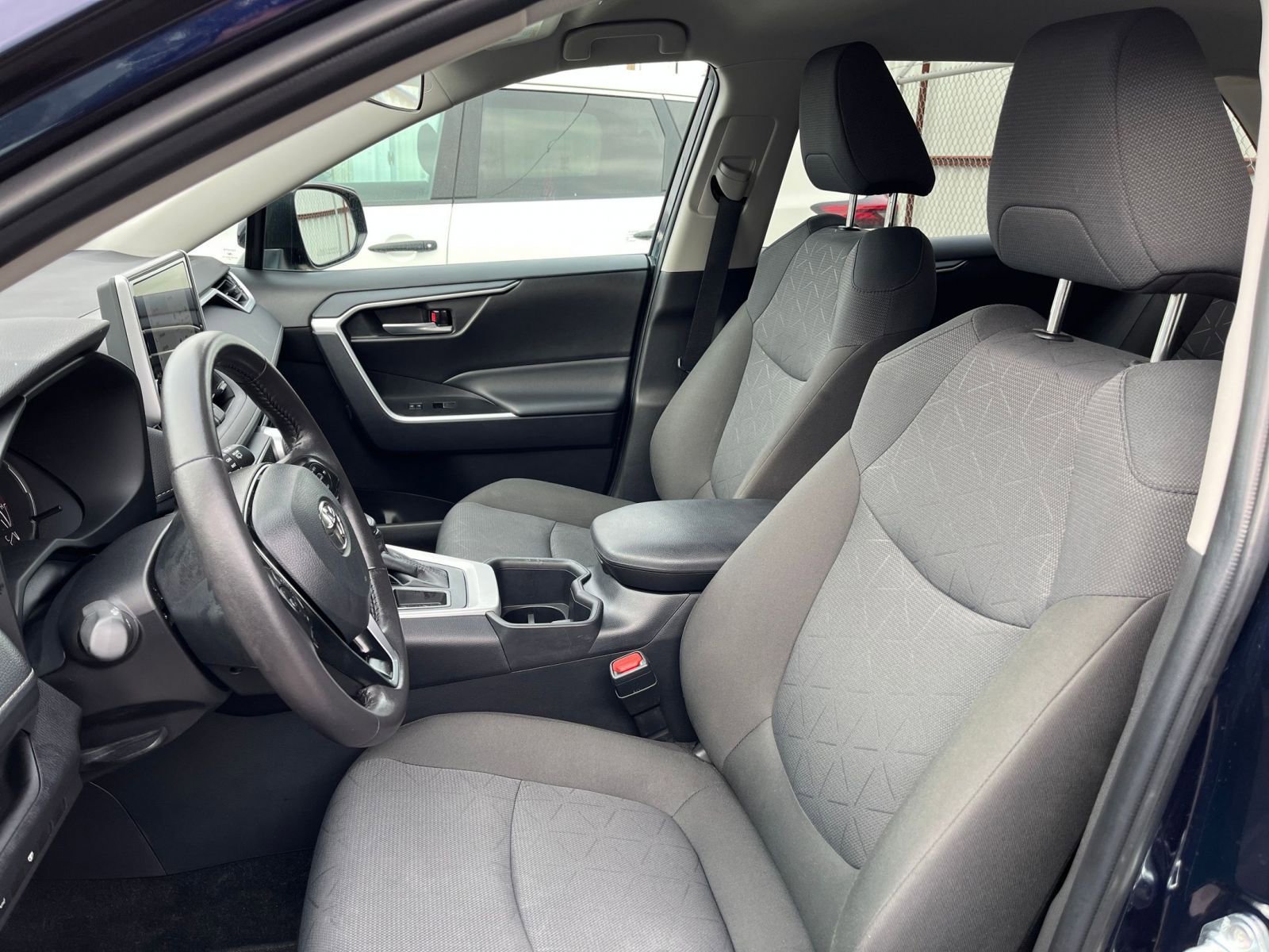 Thumbnail: 2025 Toyota RAV4 - 27