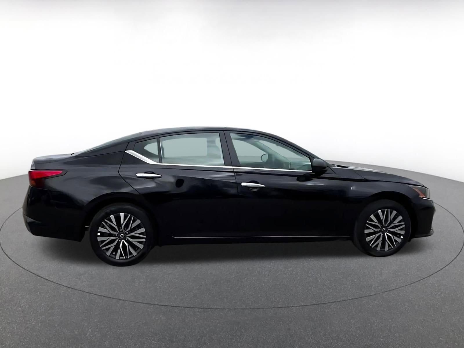 Thumbnail: 2025 Nissan Altima - 16