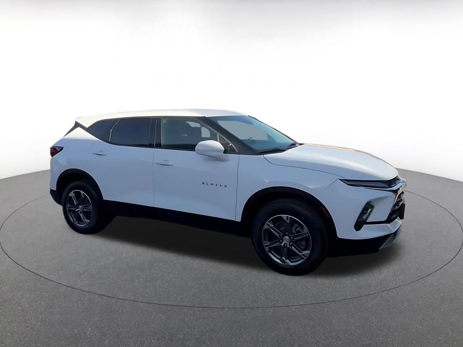 Thumbnail: 2025 Chevrolet Blazer - 2