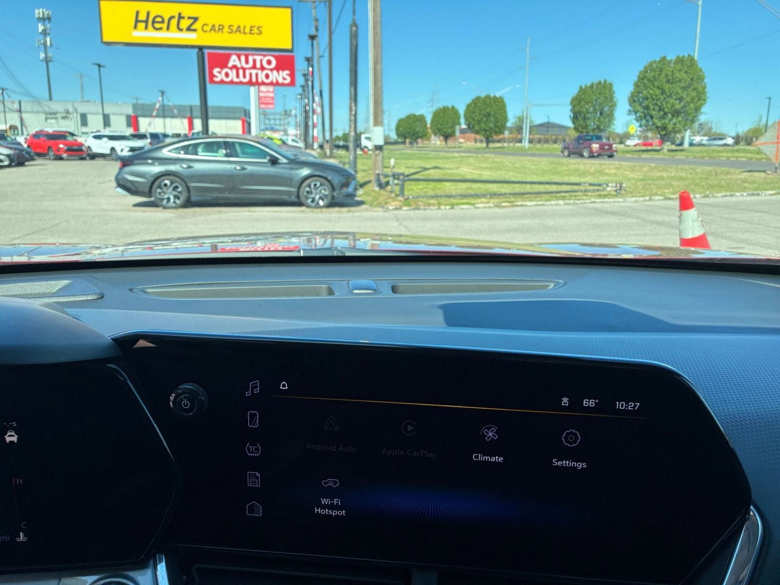 Thumbnail: 2025 Chevrolet Trax - 17