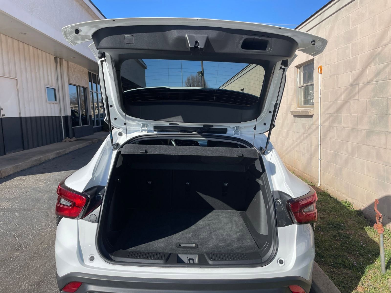 Thumbnail: 2025 Chevrolet Trax - 30