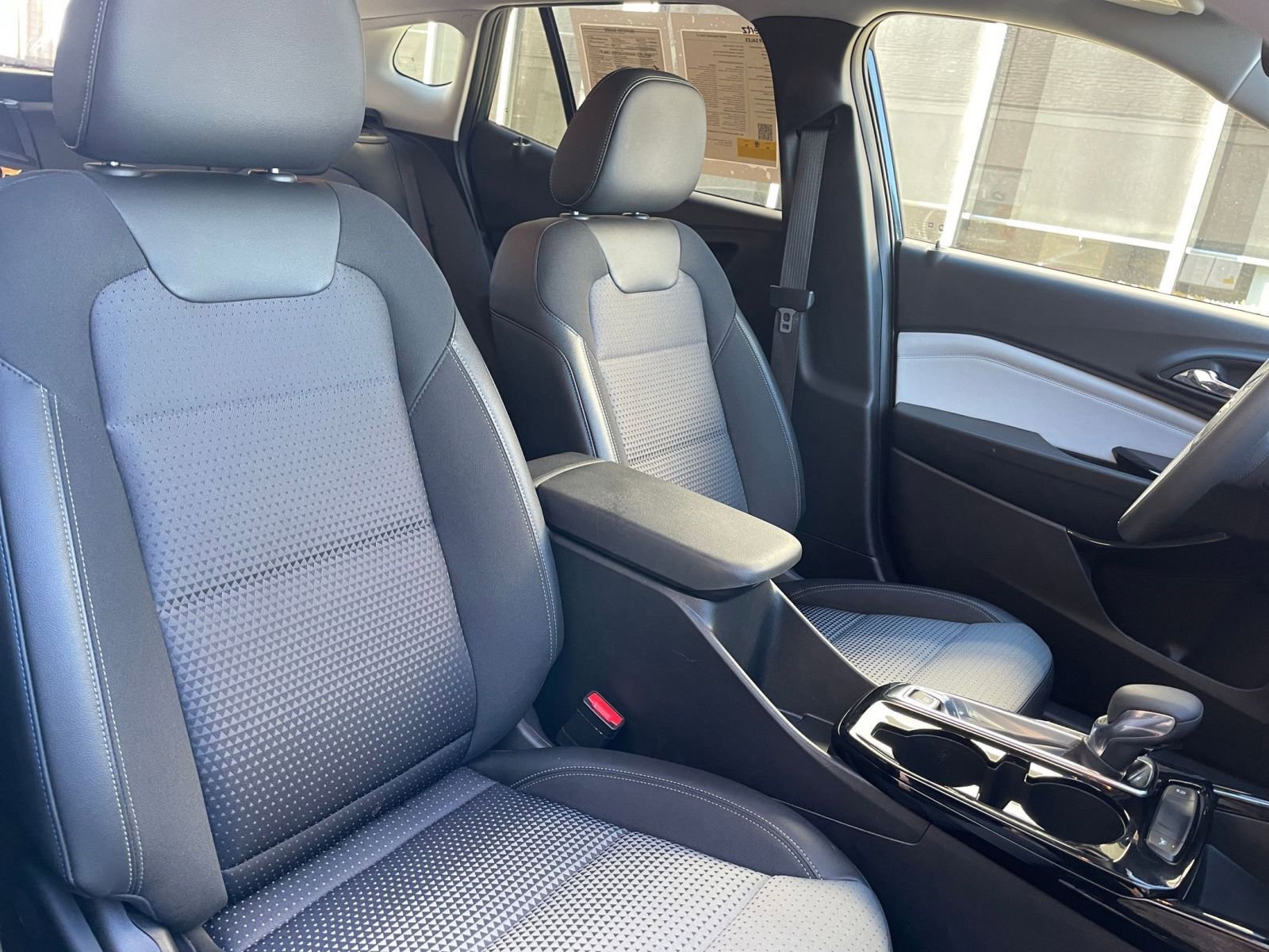 Thumbnail: 2025 Chevrolet Trax - 34