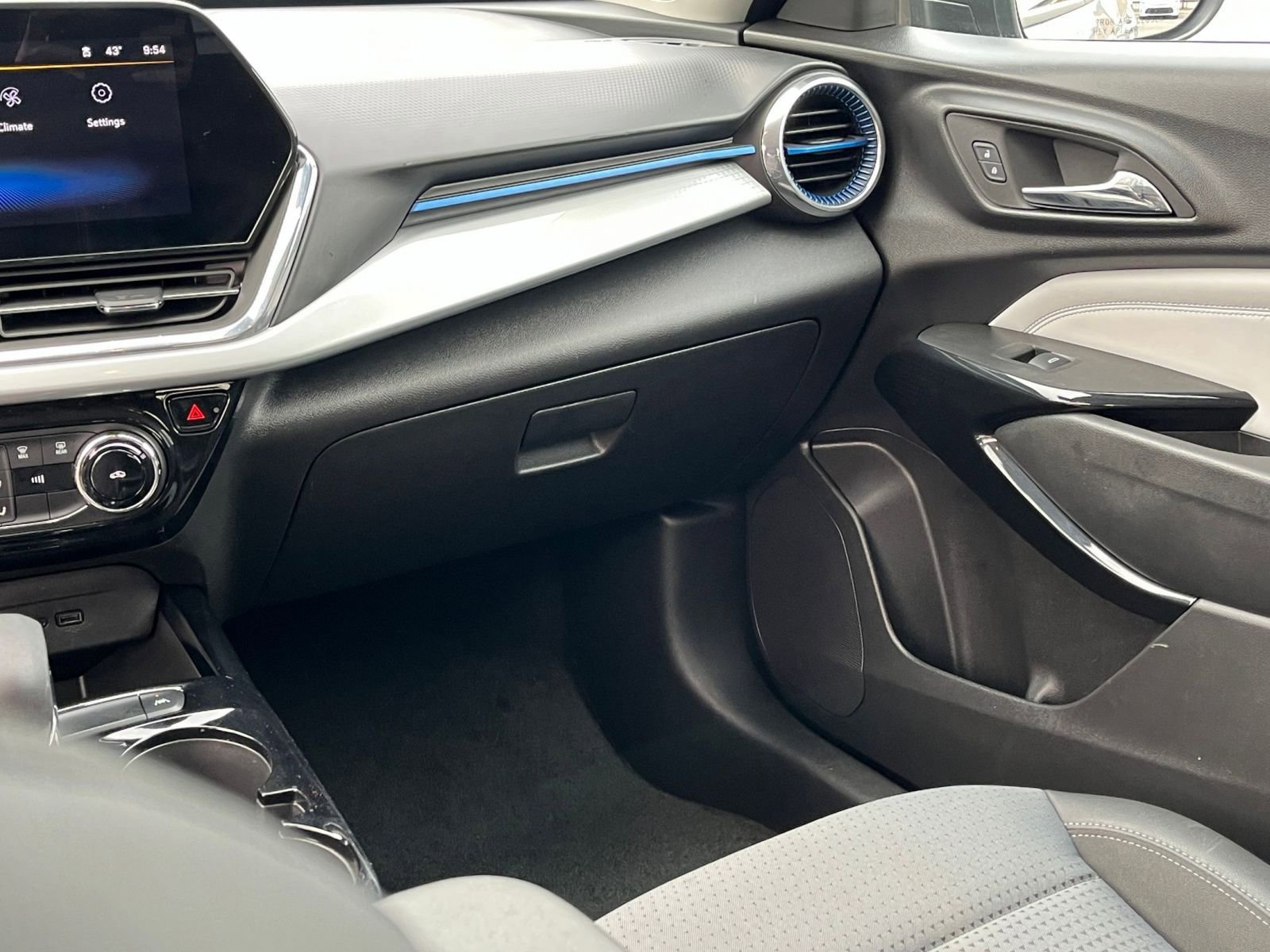 Thumbnail: 2025 Chevrolet Trax - 34