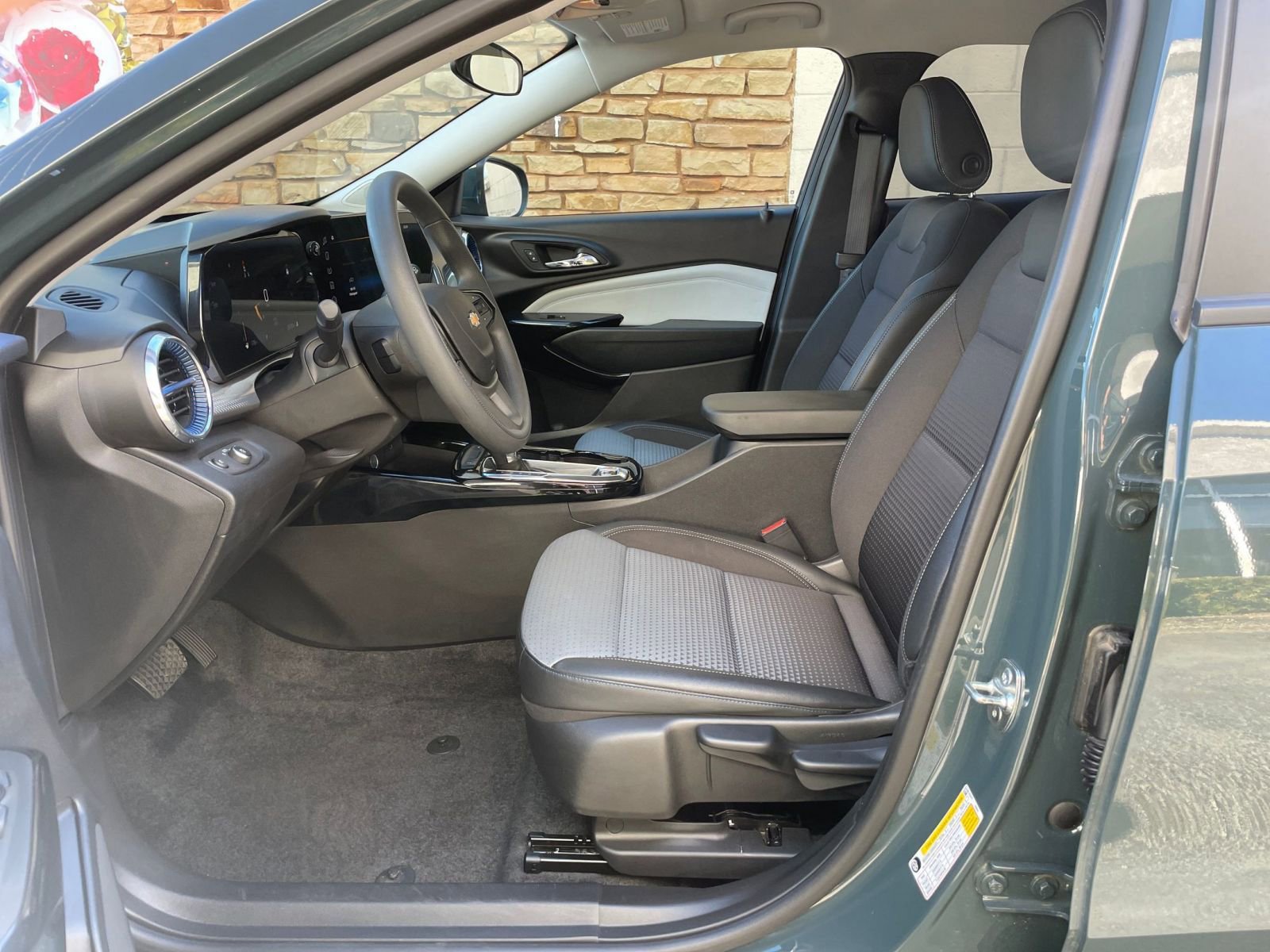 Thumbnail: 2025 Chevrolet Trax - 24