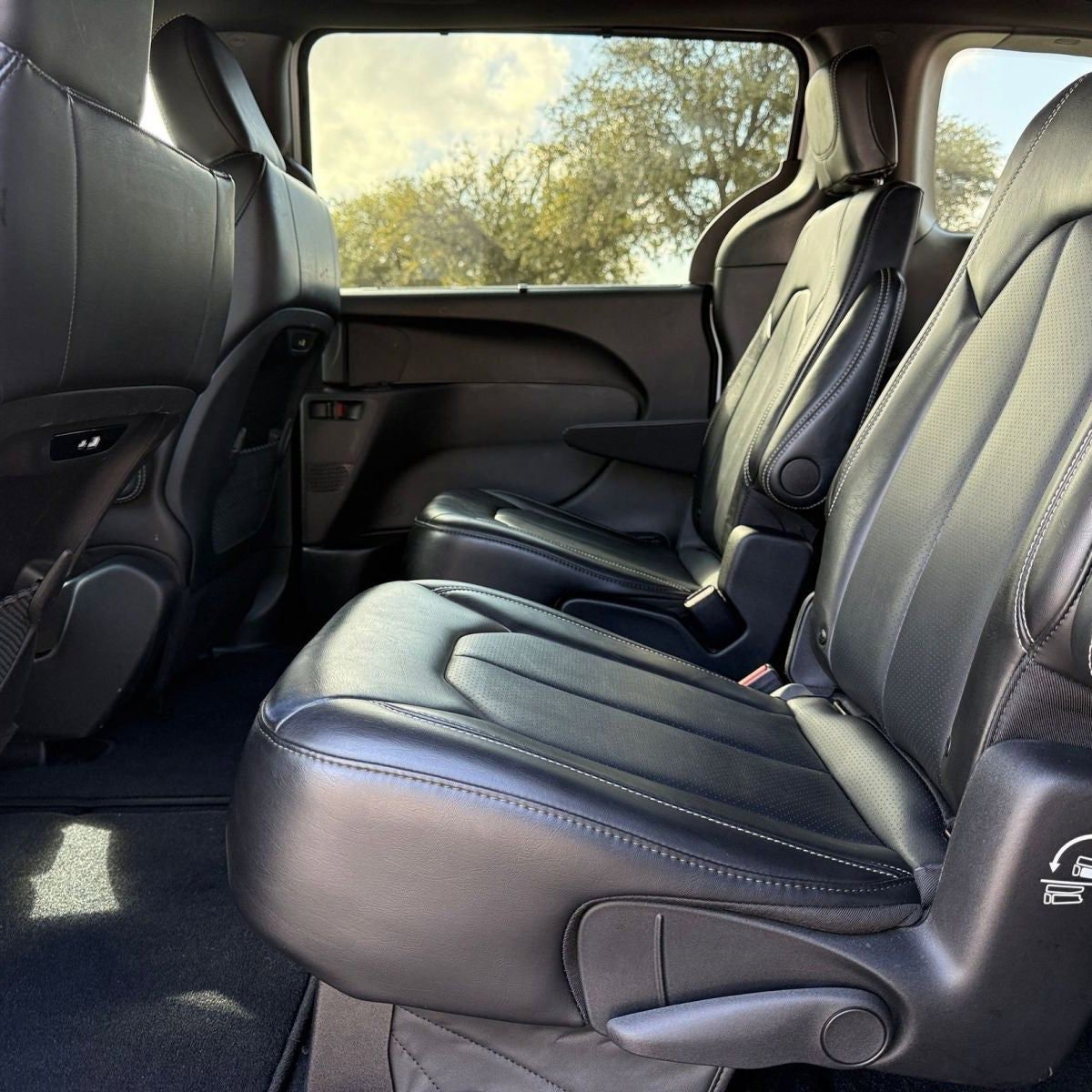 Thumbnail: 2025 Chrysler Pacifica - 28