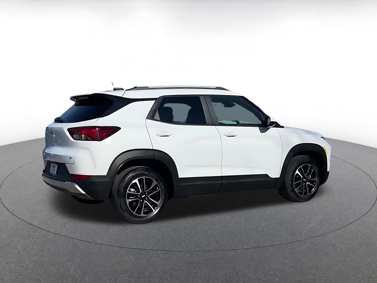 Thumbnail: 2025 Chevrolet TrailBlazer - 15