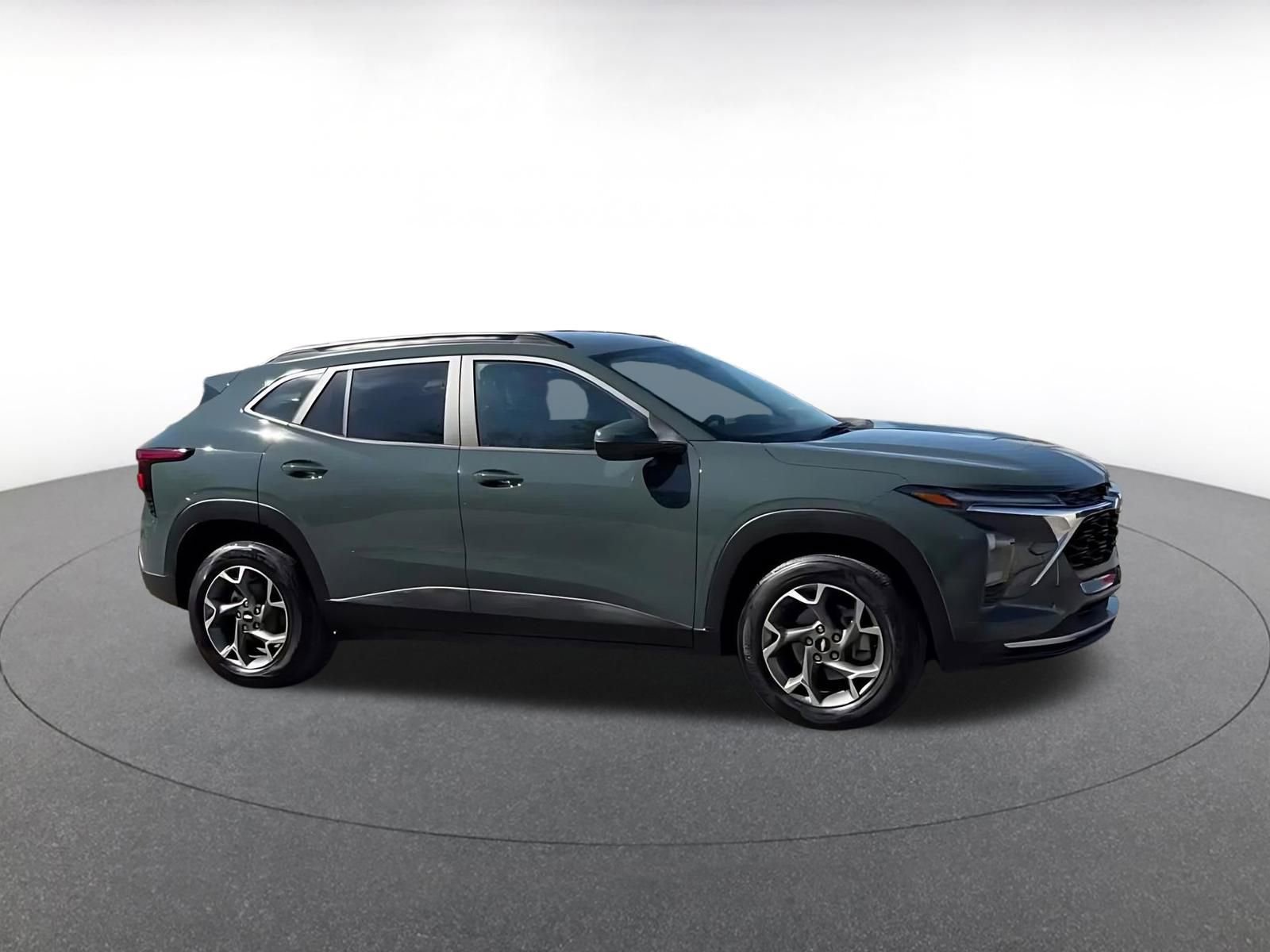 Thumbnail: 2025 Chevrolet Trax - 2