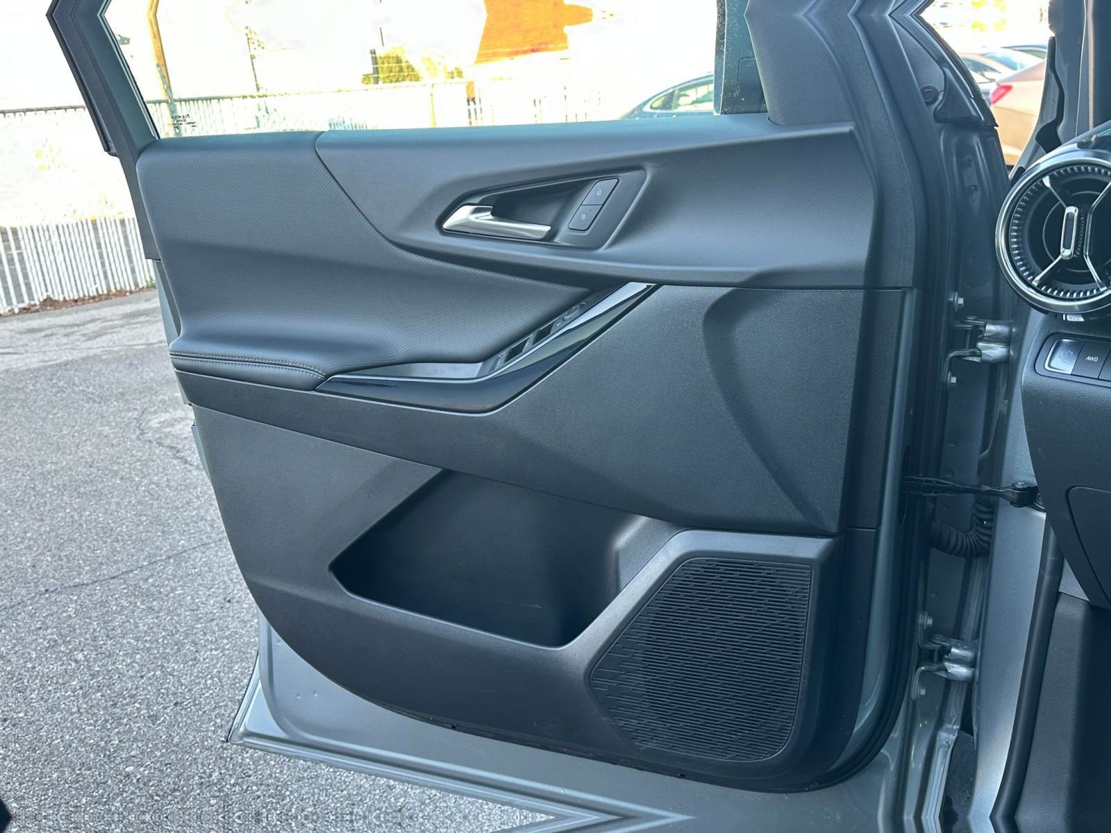 Thumbnail: 2025 Chevrolet Equinox - 20