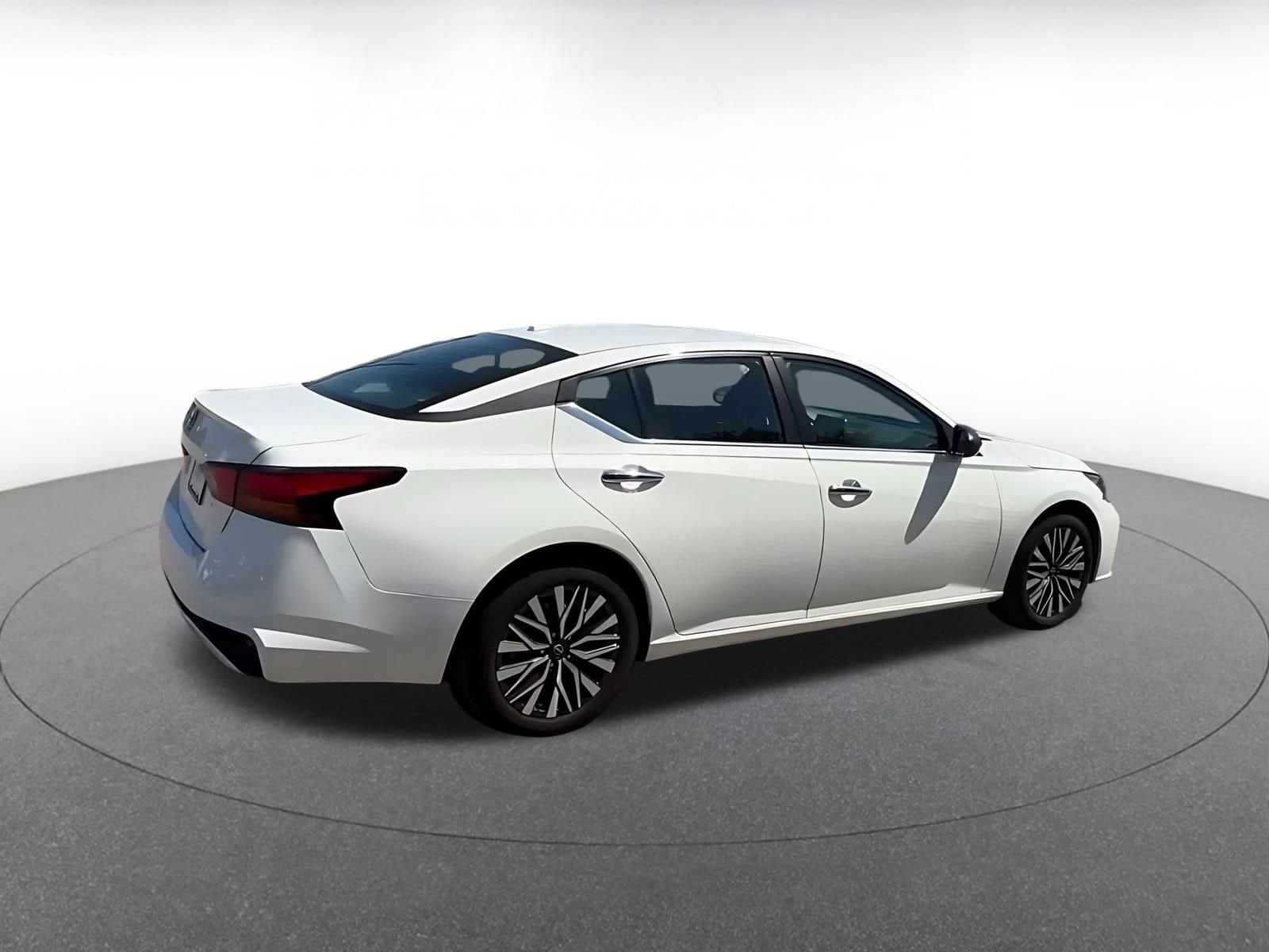 Thumbnail: 2025 Nissan Altima - 15