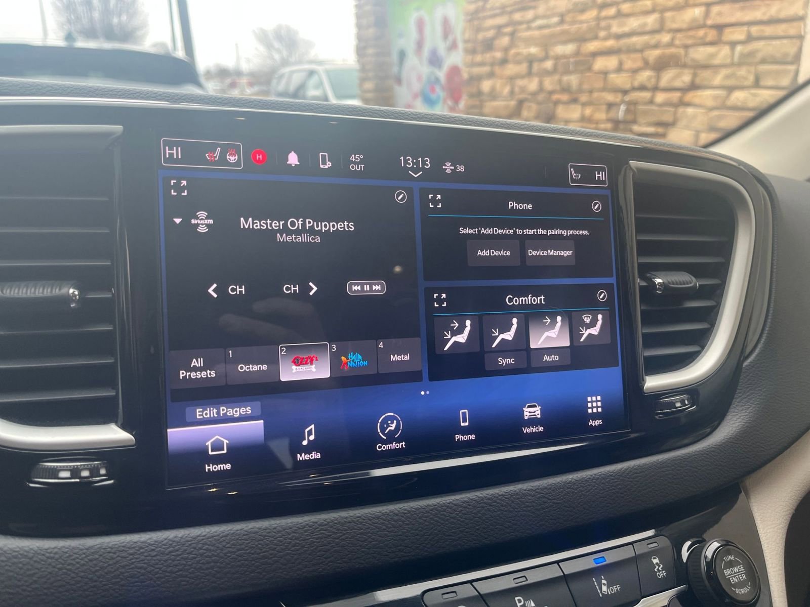 Thumbnail: 2023 Chrysler Pacifica - 21