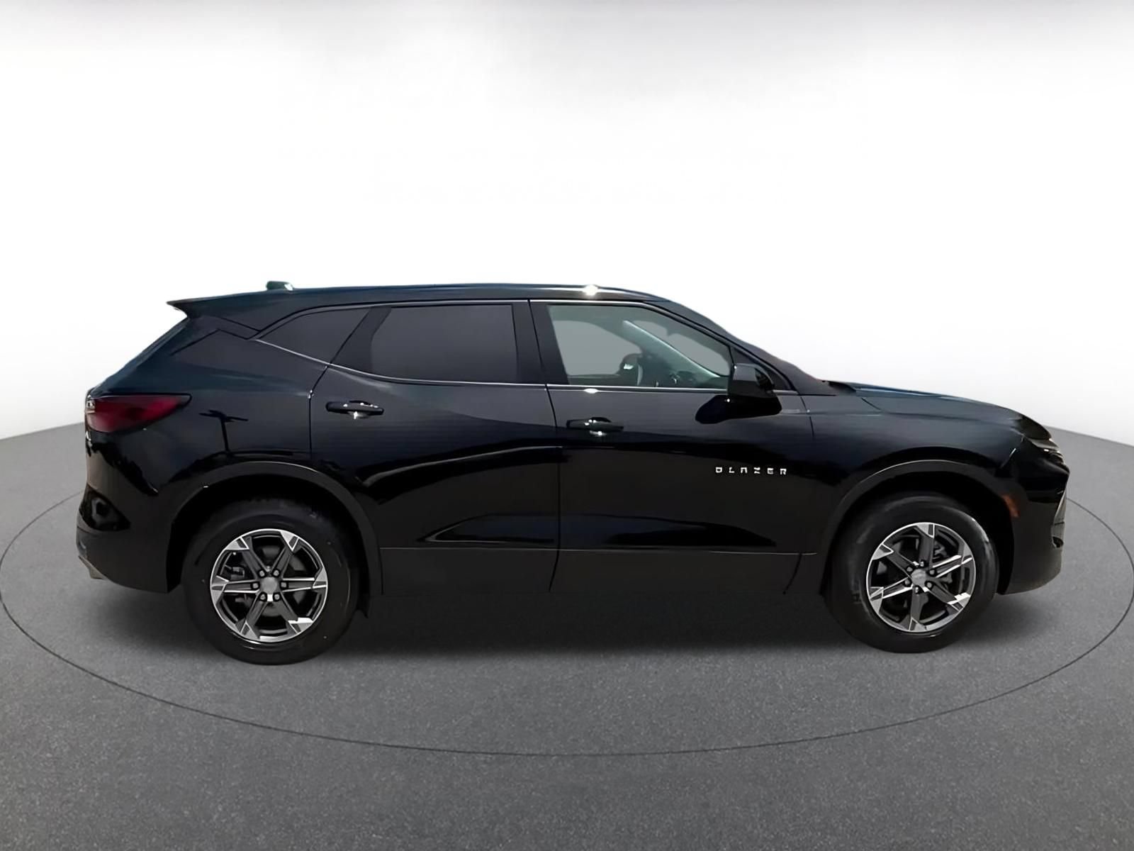 Thumbnail: 2025 Chevrolet Blazer - 8