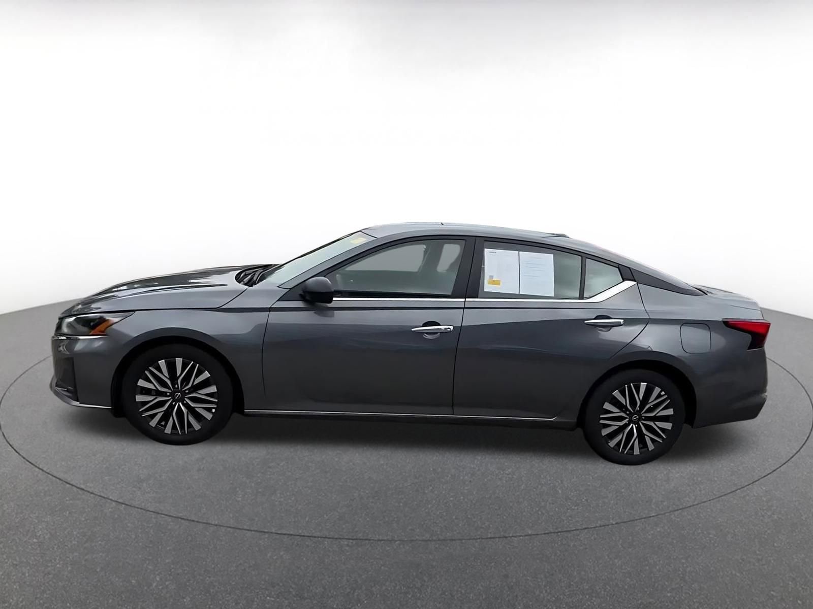 Thumbnail: 2025 Nissan Altima - 9